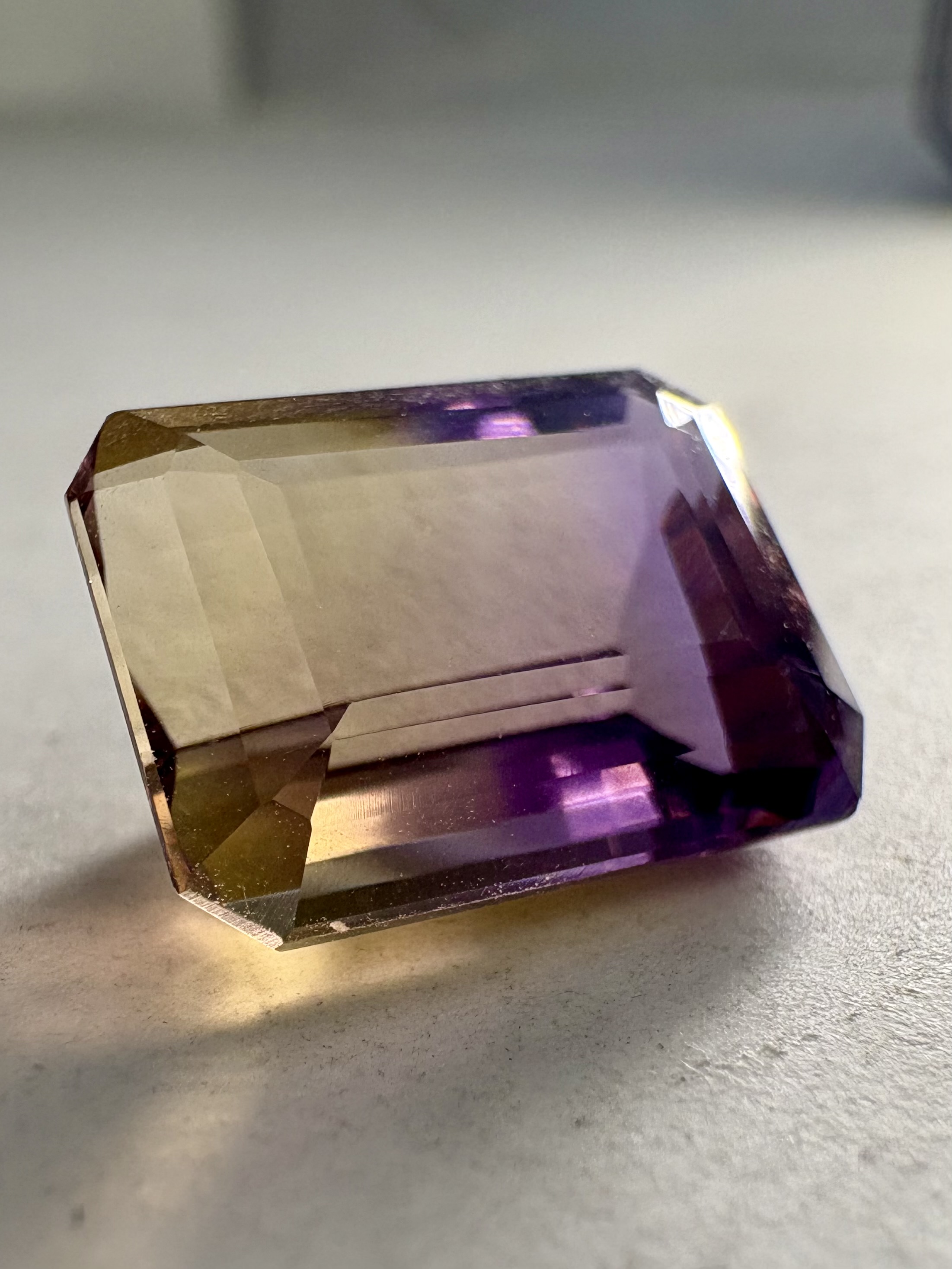 Ametrine rectangulaire 8,26 carats