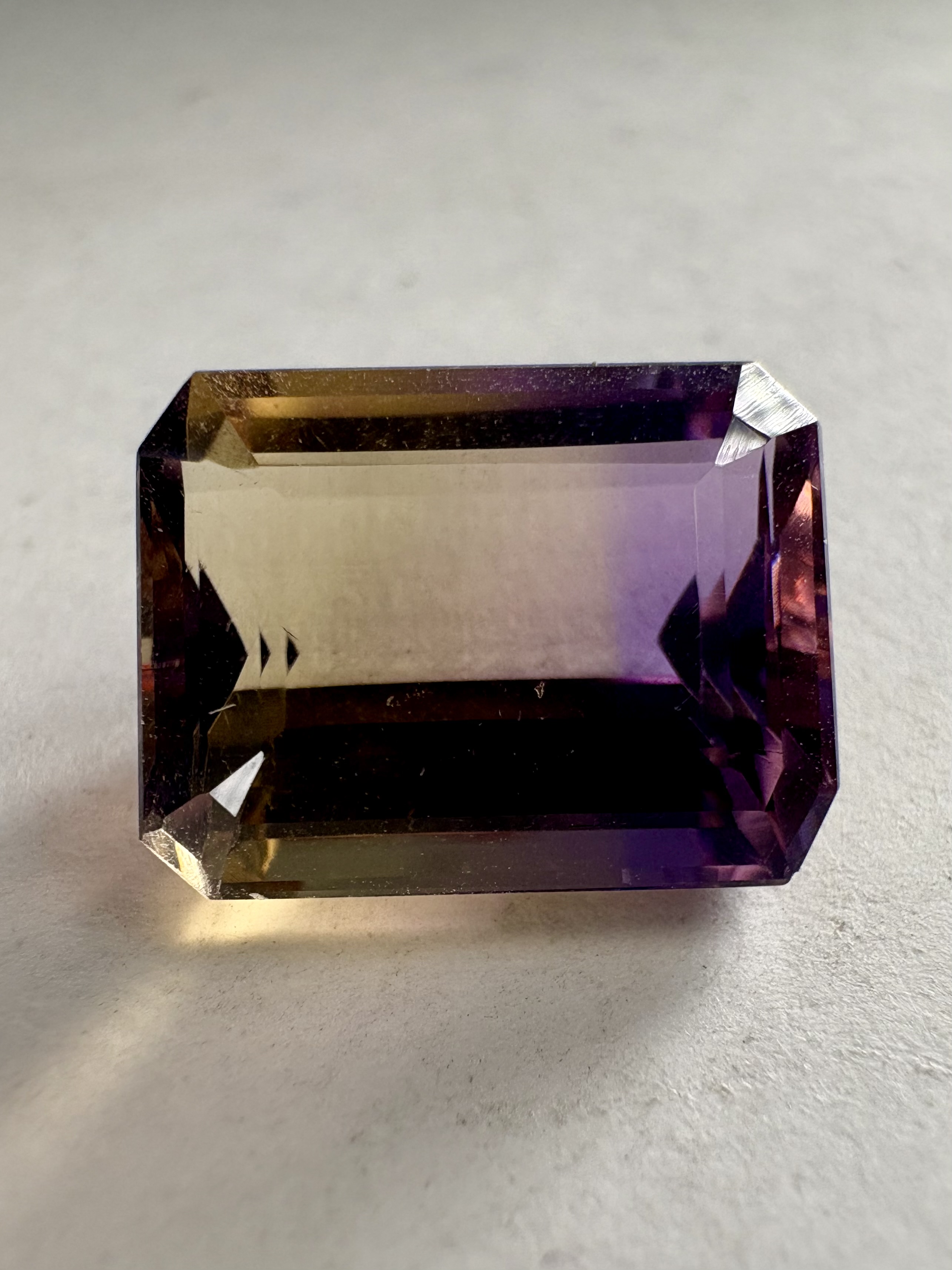 Ametrine rectangulaire 8,26 carats