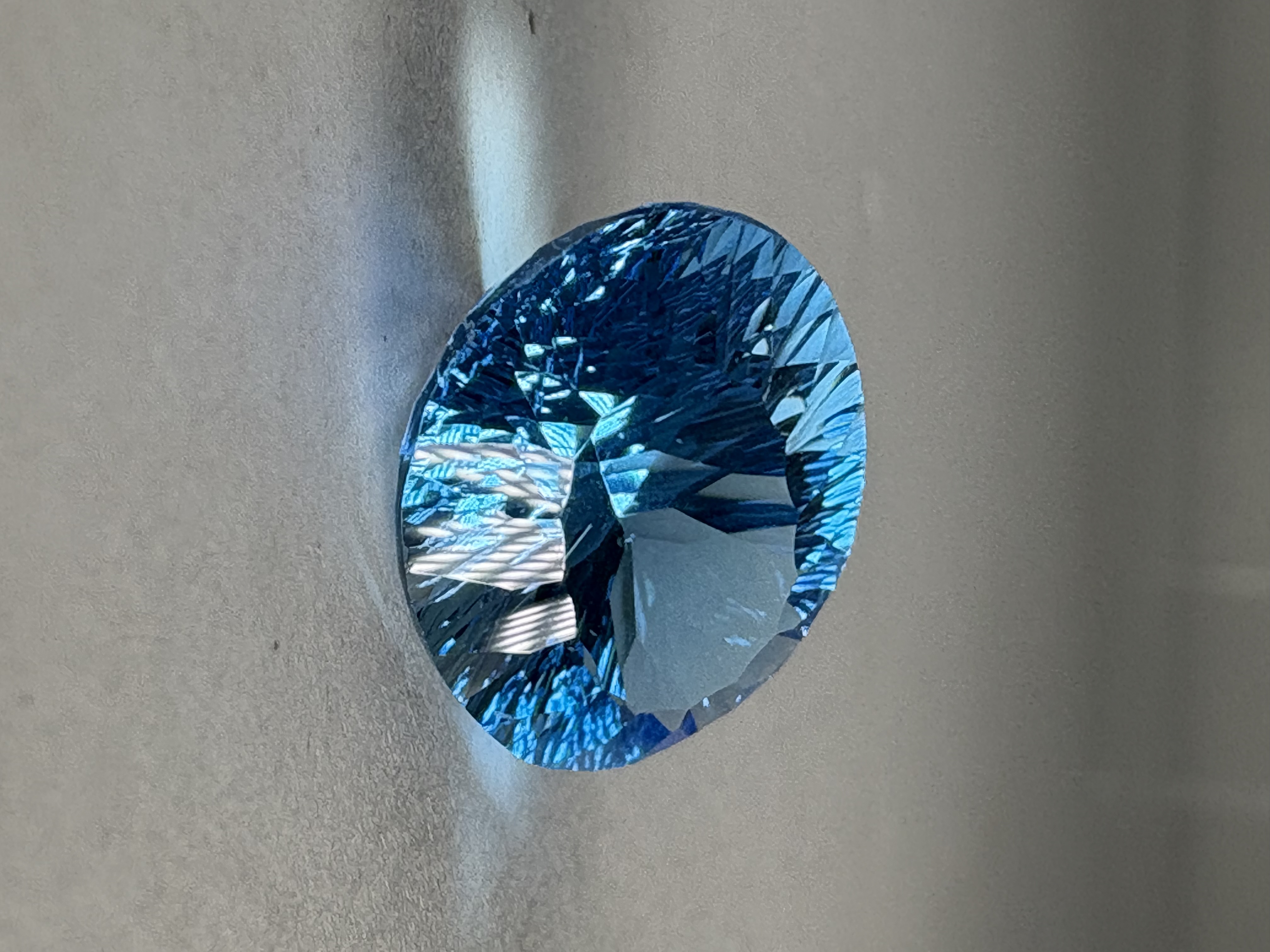 Topaze bleue 13,91 carats