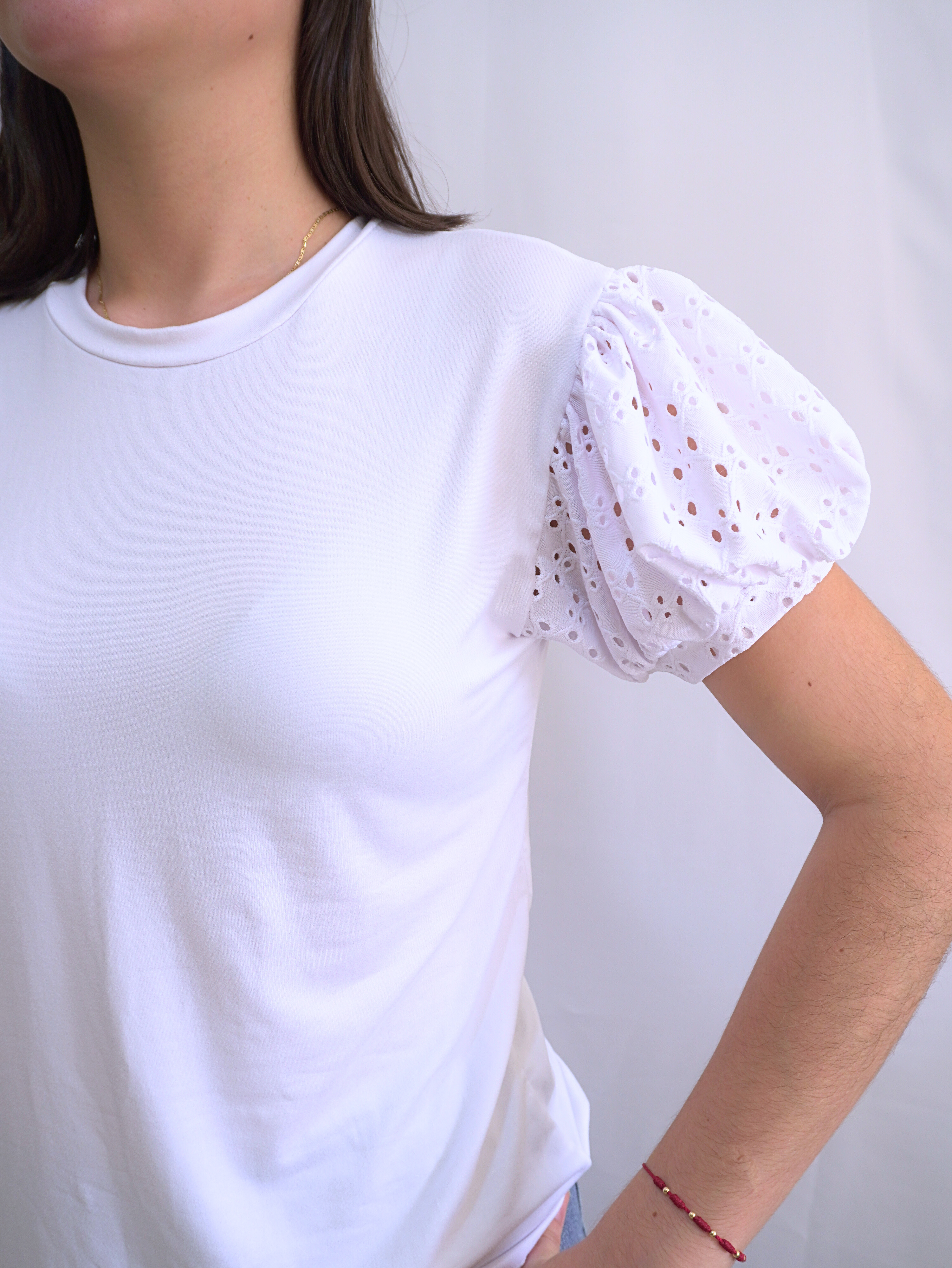 Blusa blanca de manga corta