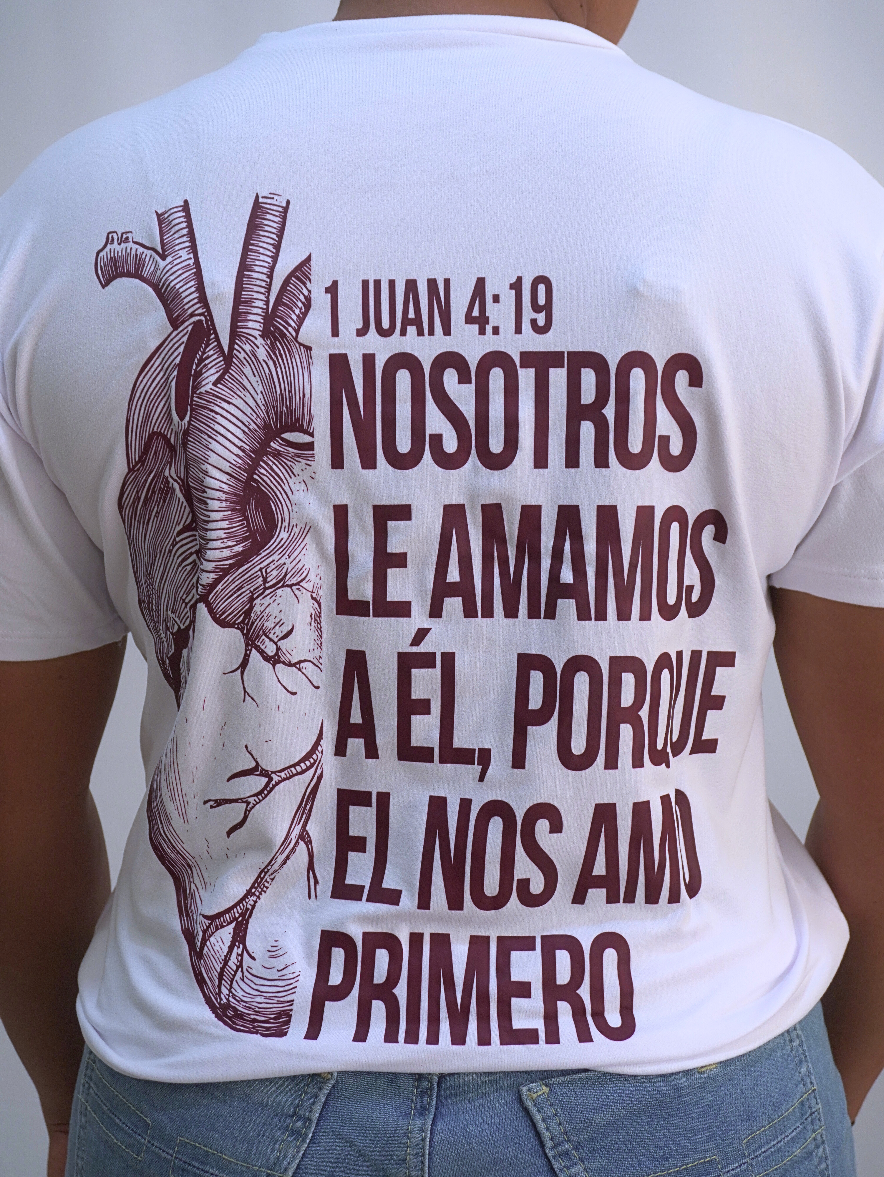 Camiseta con mensaje cristiano