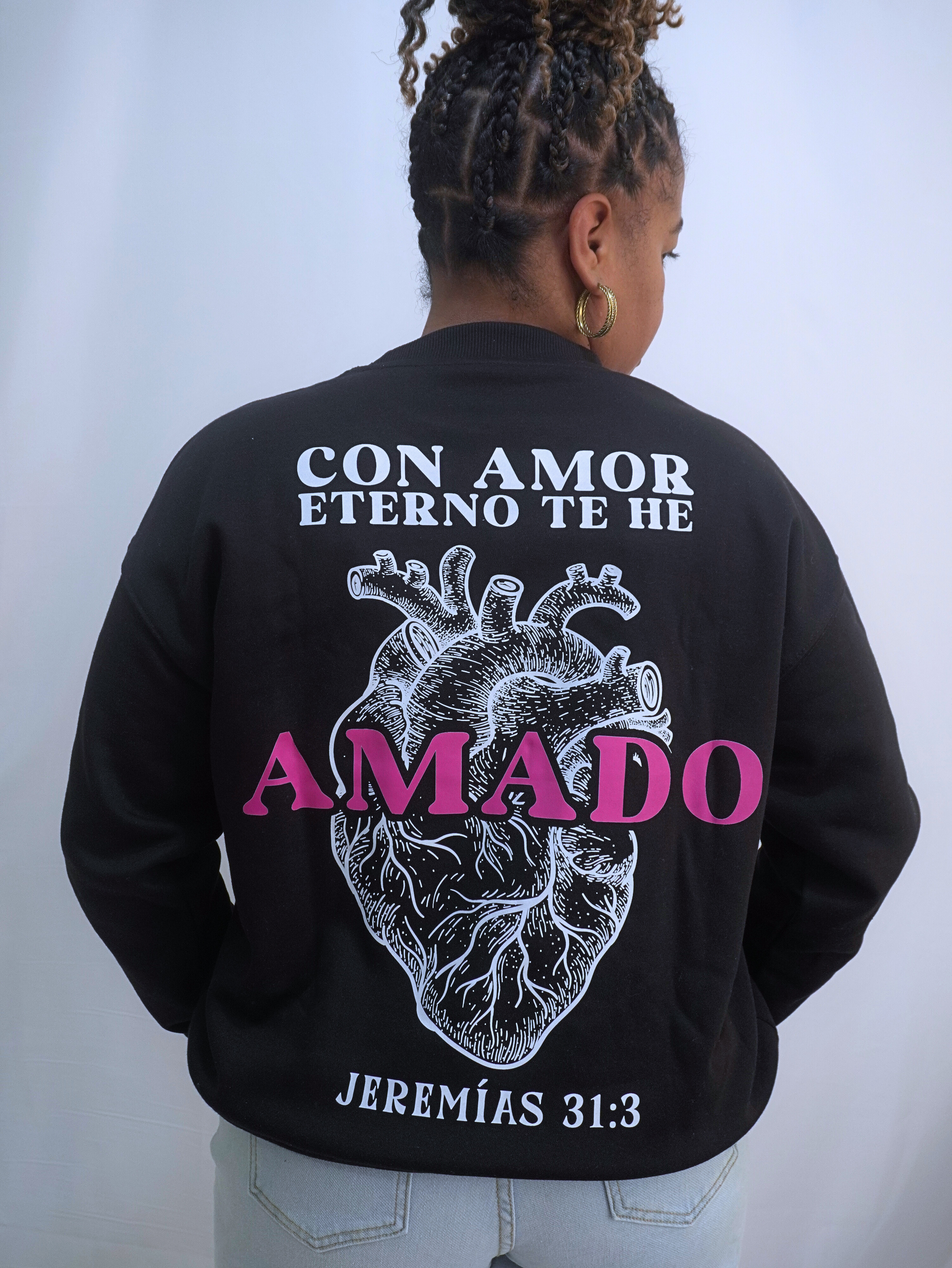 Saco negra con estampado de corazón