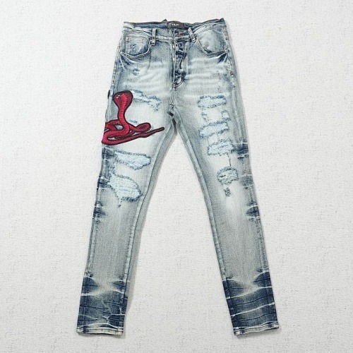 Jeans med konstnärligt märke