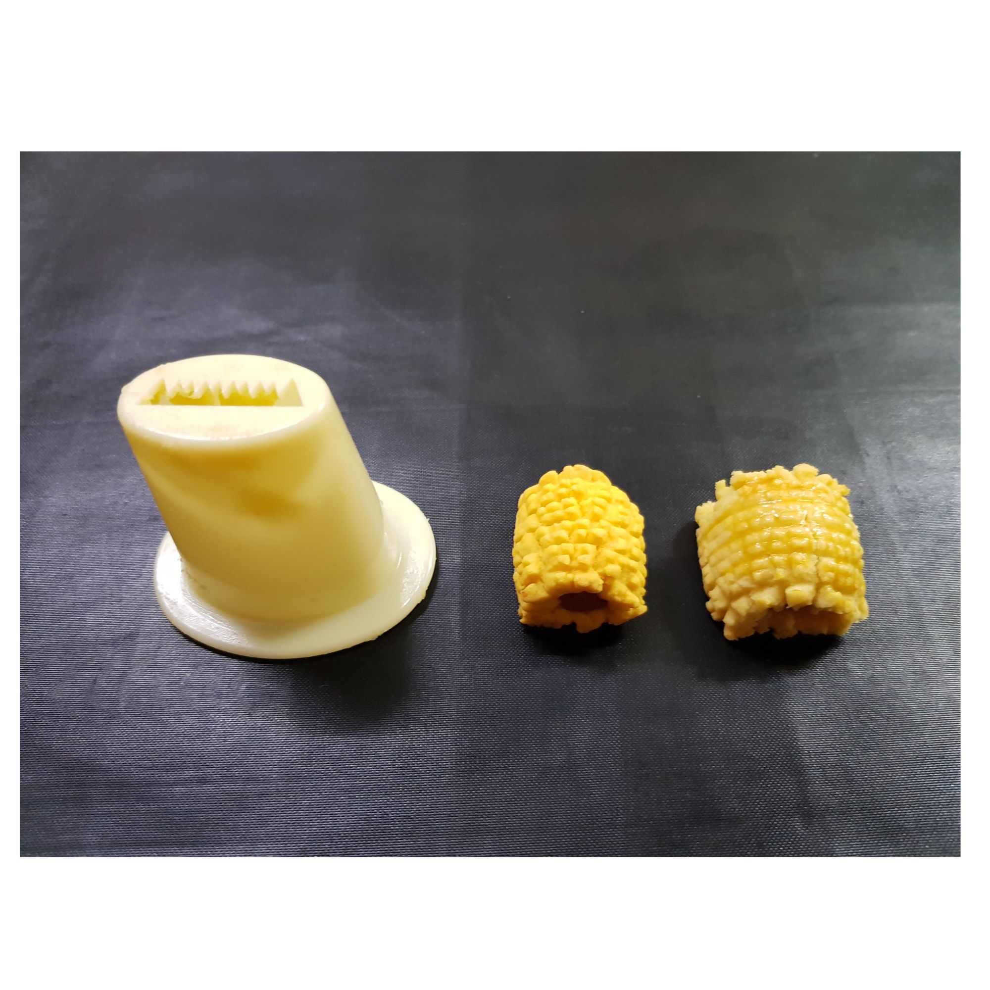 Pineapple Tart Roll Thumb press