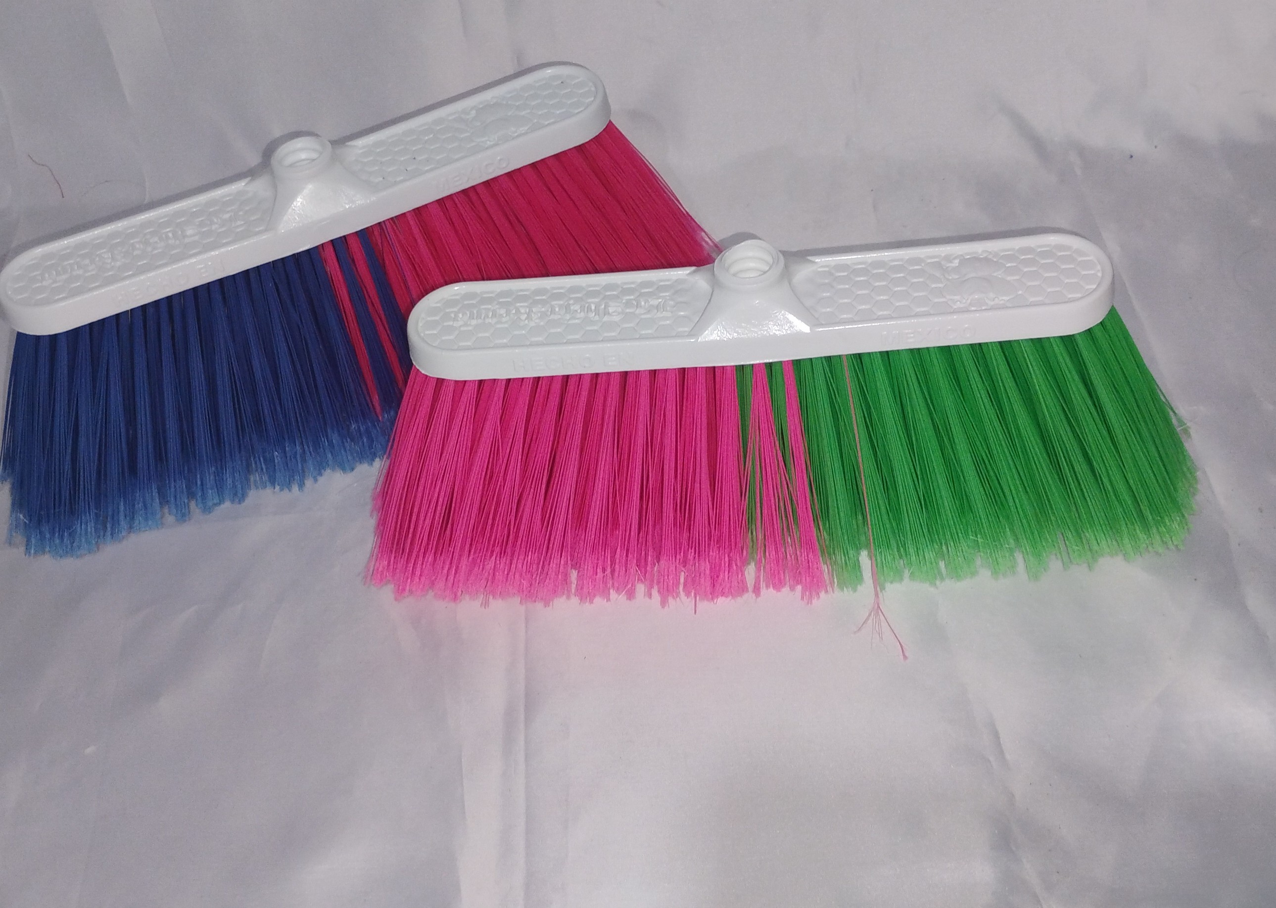 Escoba la abeja reina