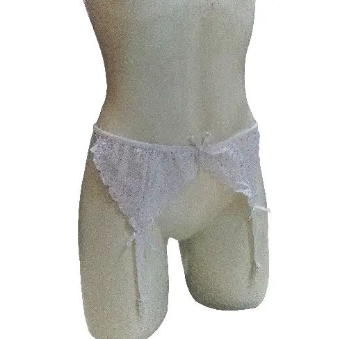 Panty de encaje blanco