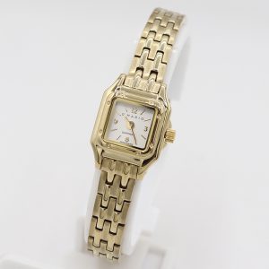 Reloj de pulsera dorado