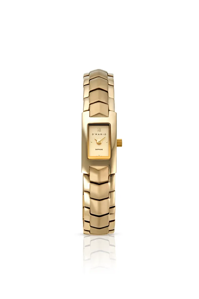 Reloj dorado de pulsera