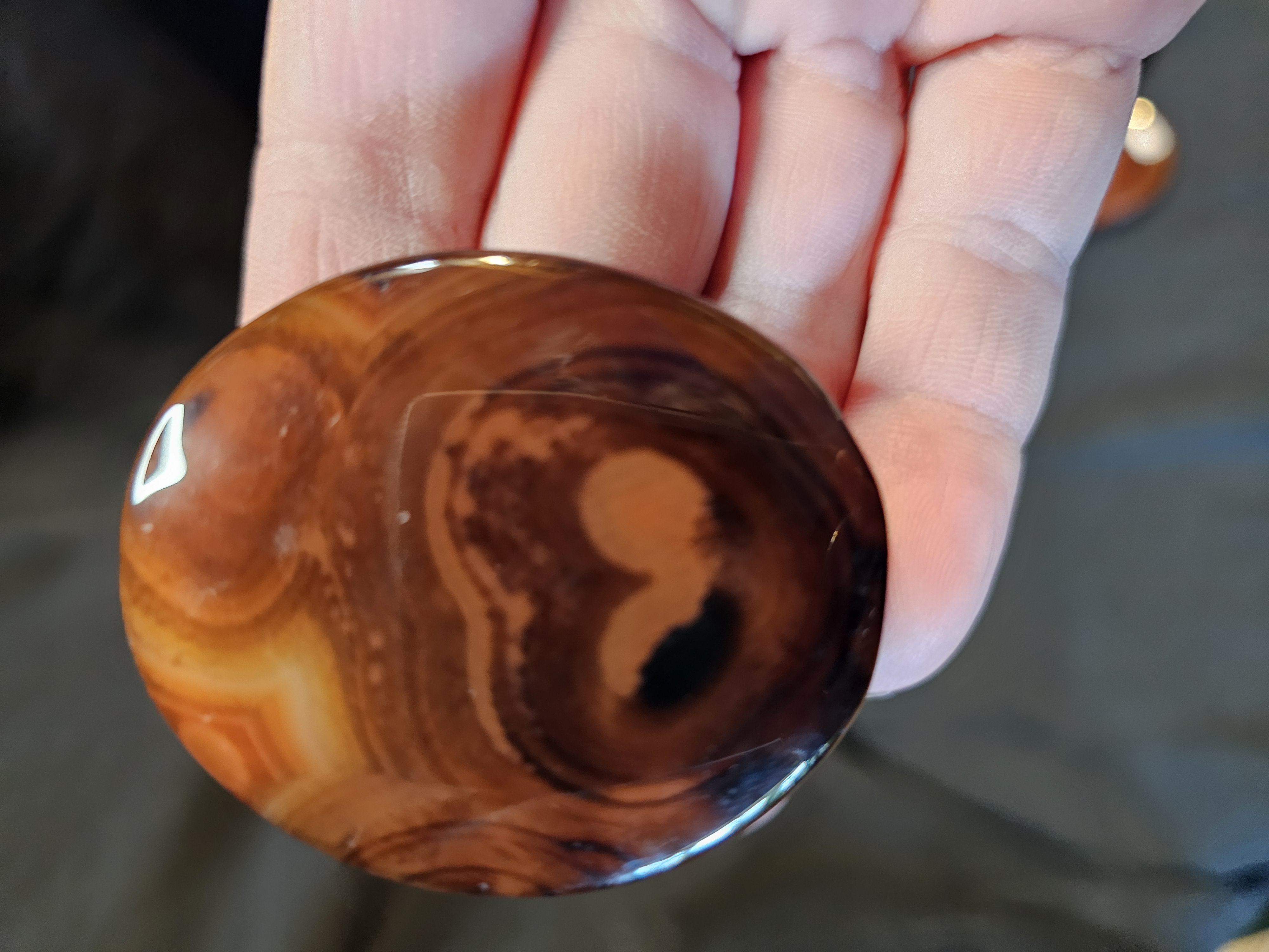 Carnelian Sardonyx palm stone