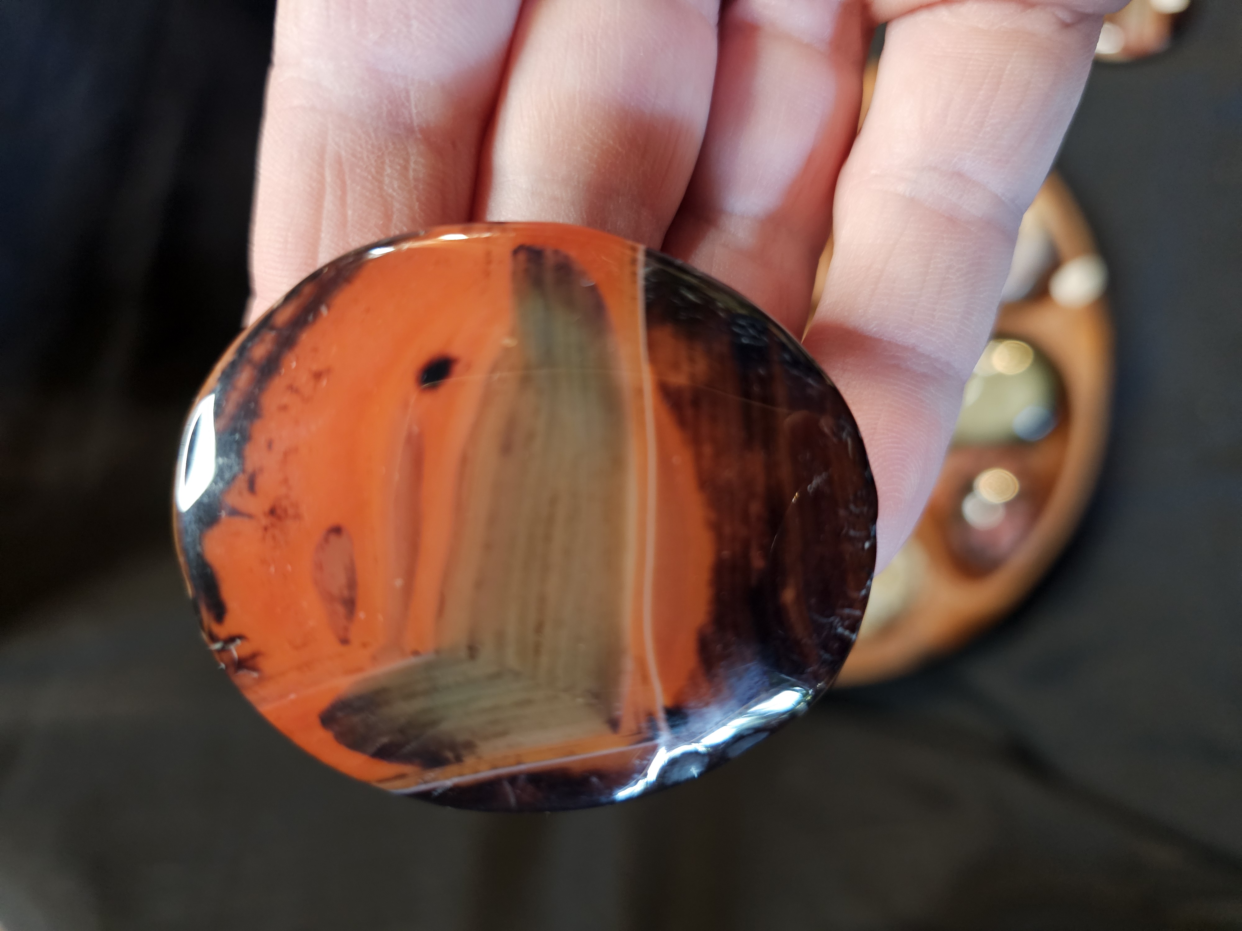 Carnelian Sardonyx palm stone