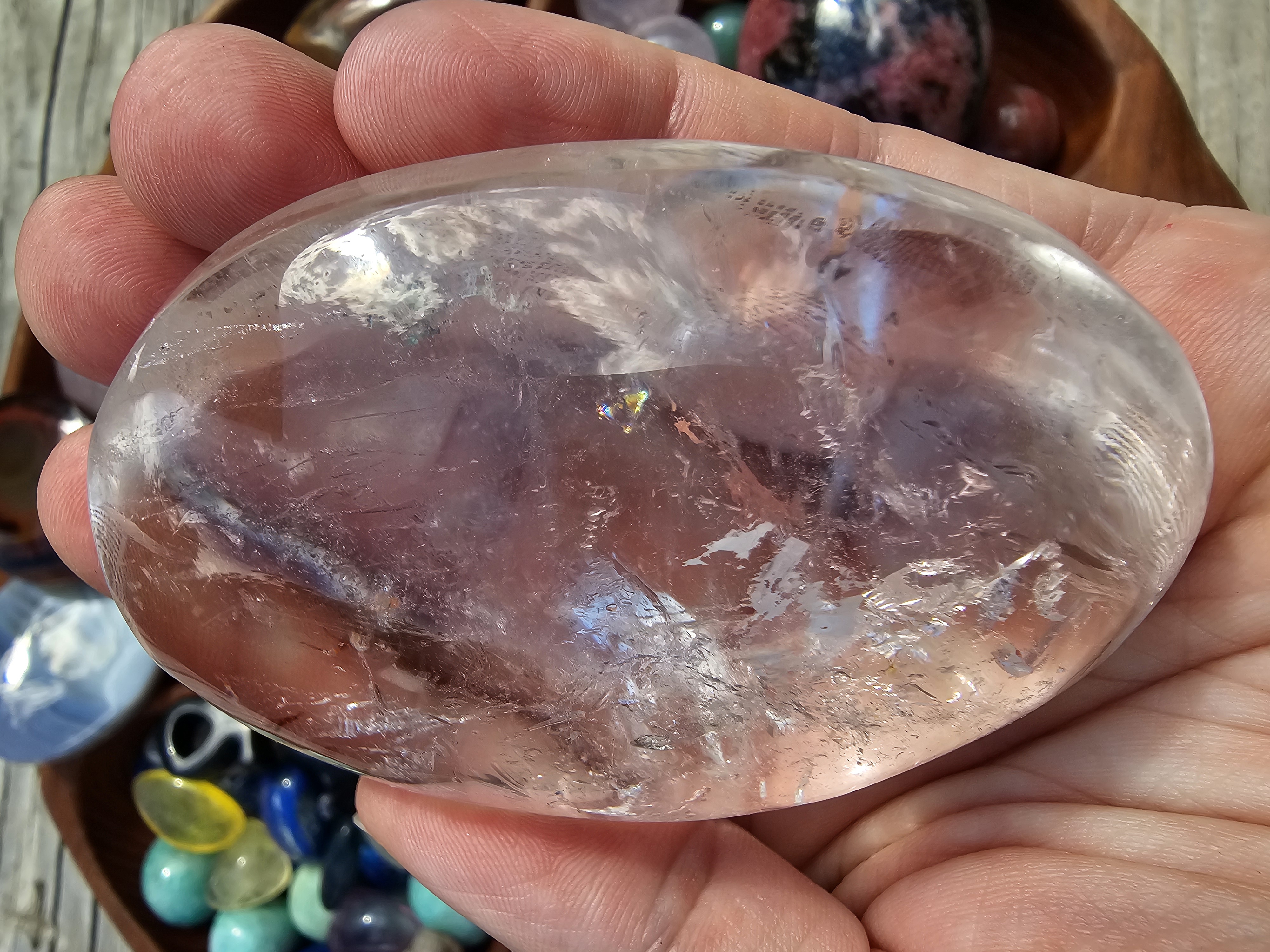 HIGH QUALITY. Large, clear quartz palm stone