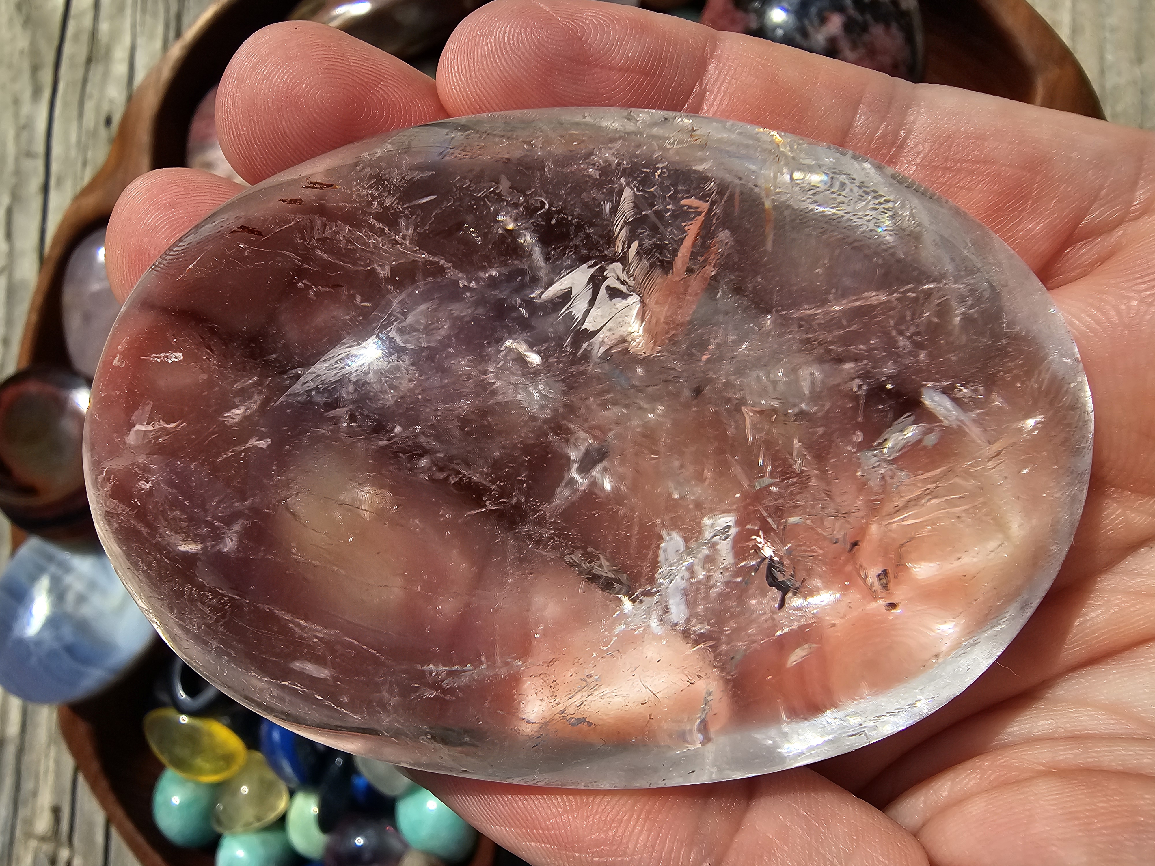 HIGH QUALITY. Large, clear quartz palm stone