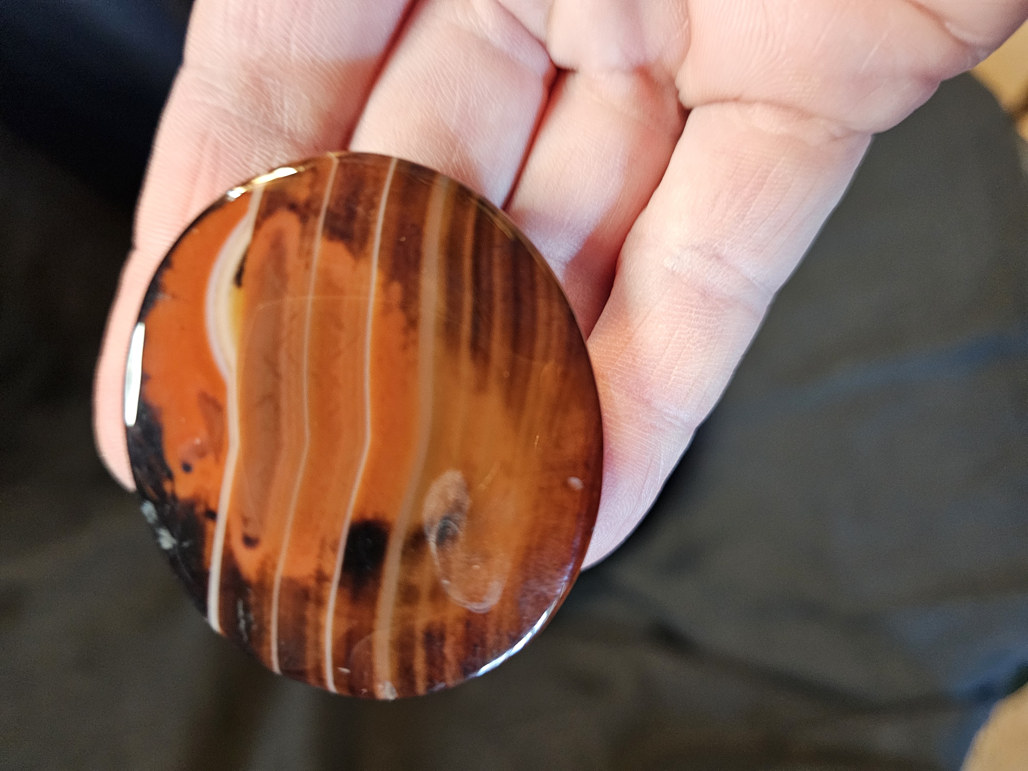 Carnelian Sardonyx palm stone