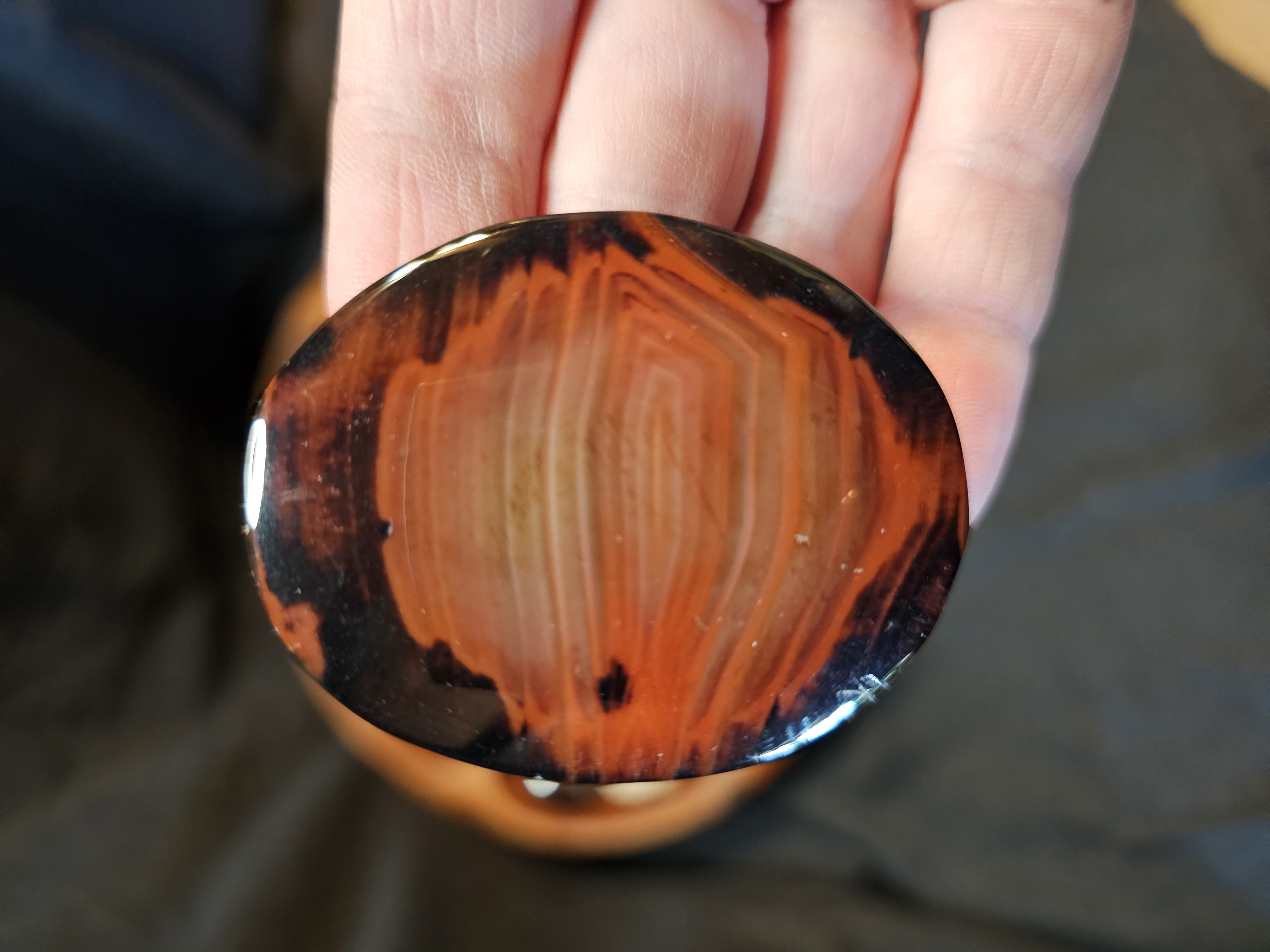 Carnelian Sardonyx palm stone