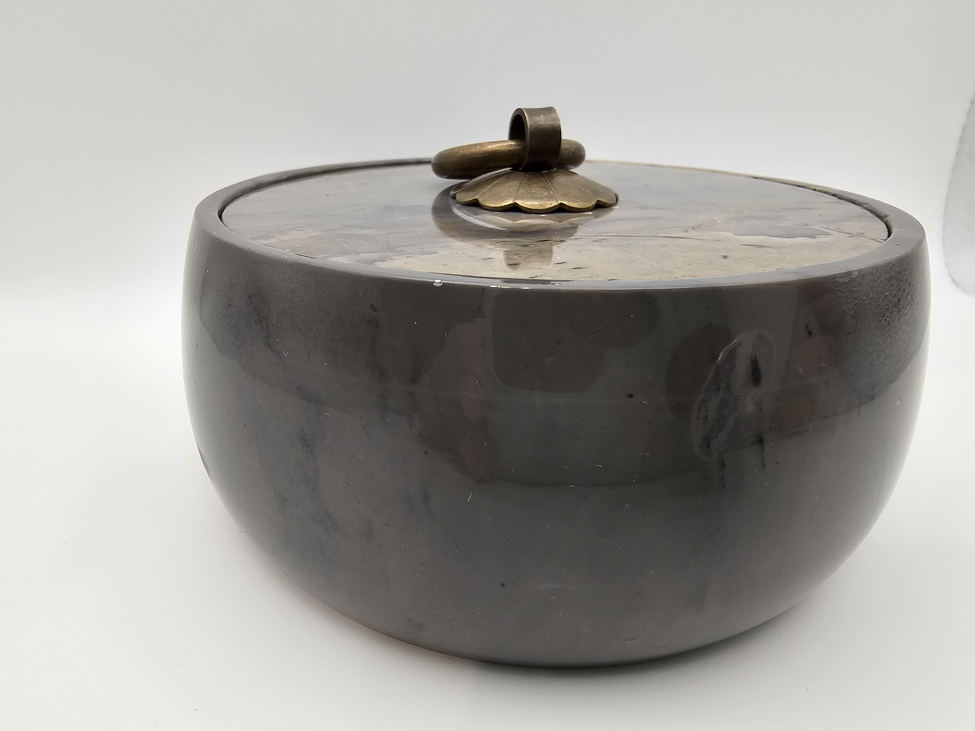Marbled Picture jasper dish with lid 