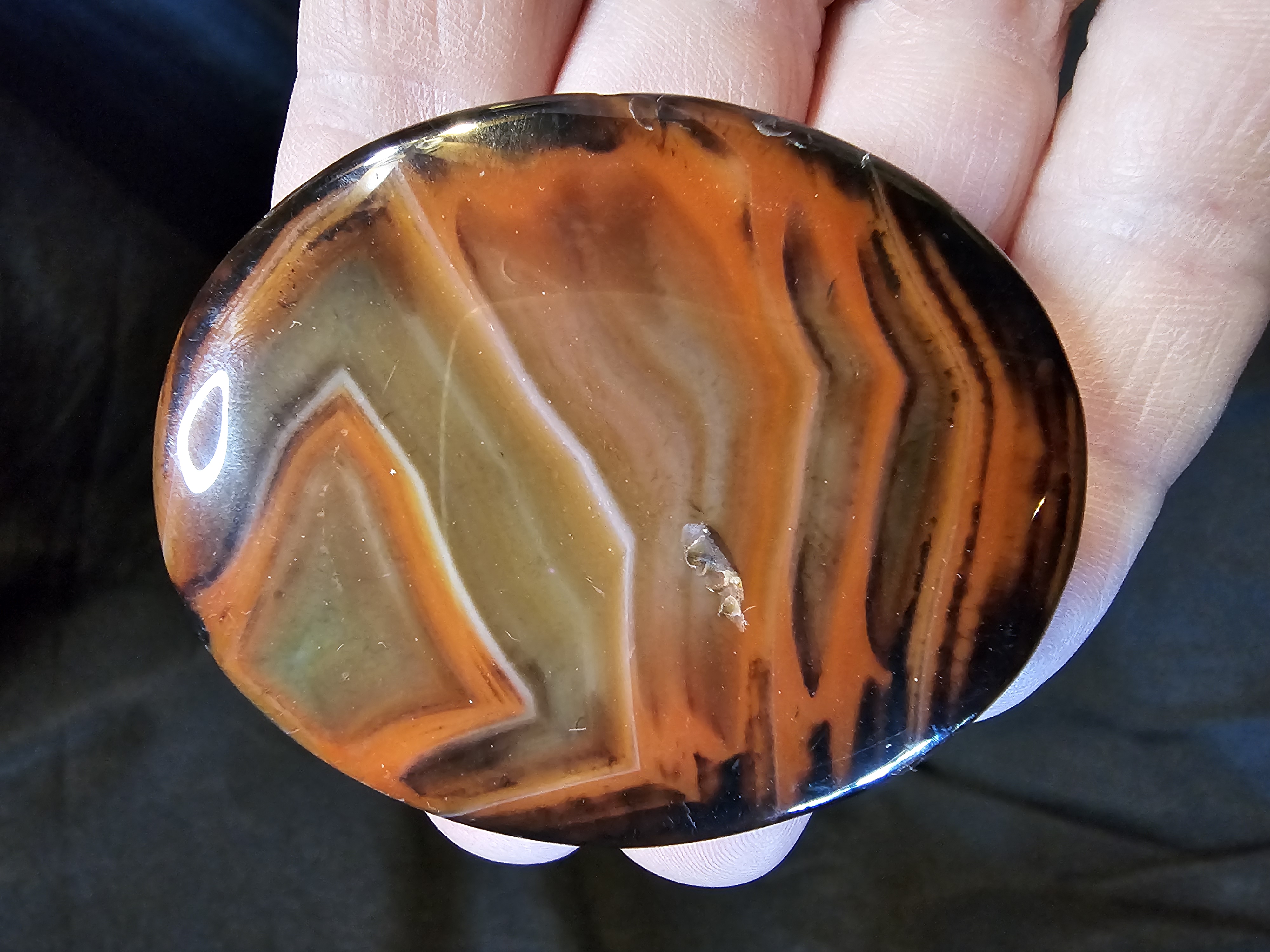 Carnelian Sardonyx palm stone