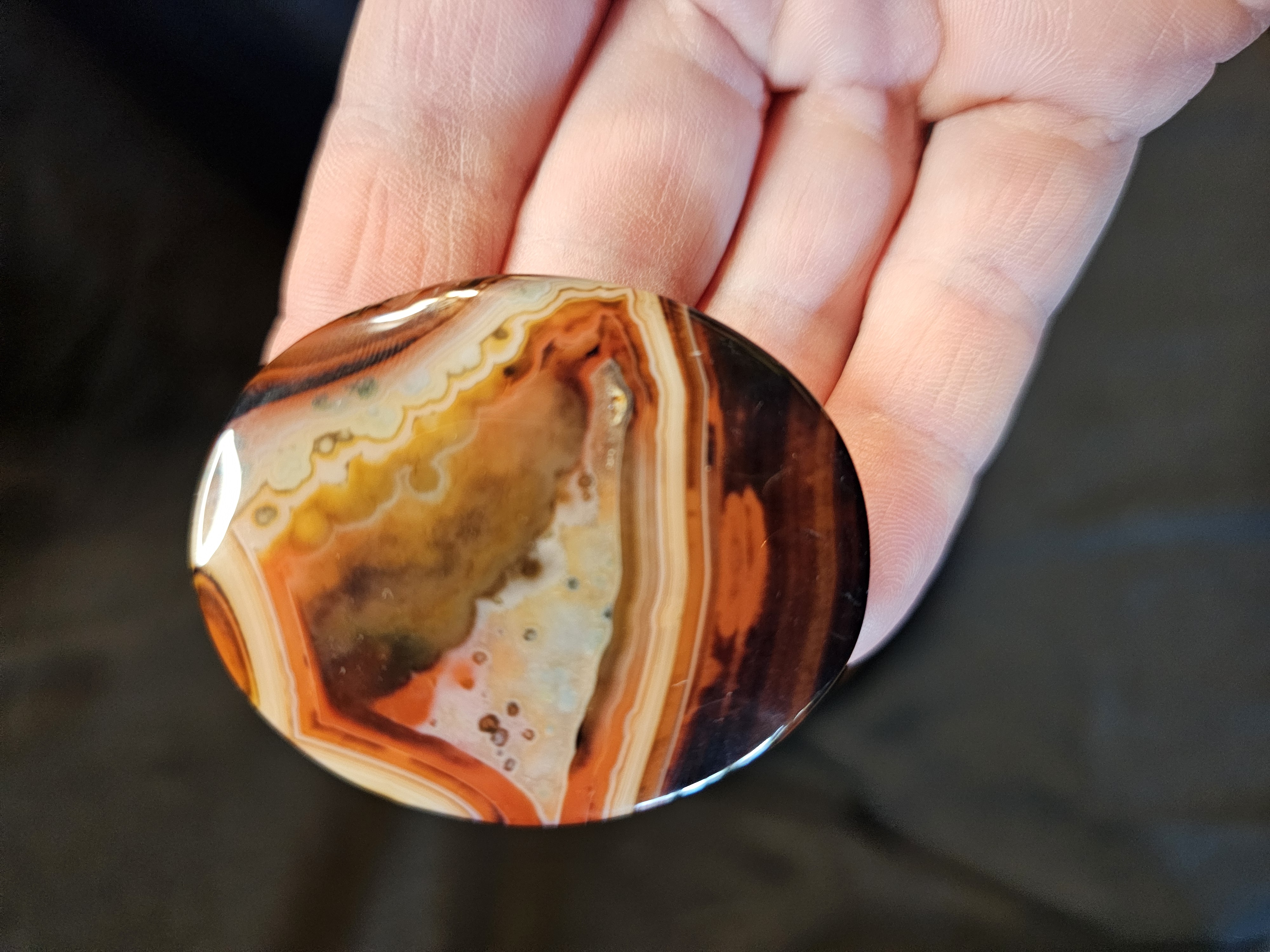 Carnelian Sardonyx palm stone