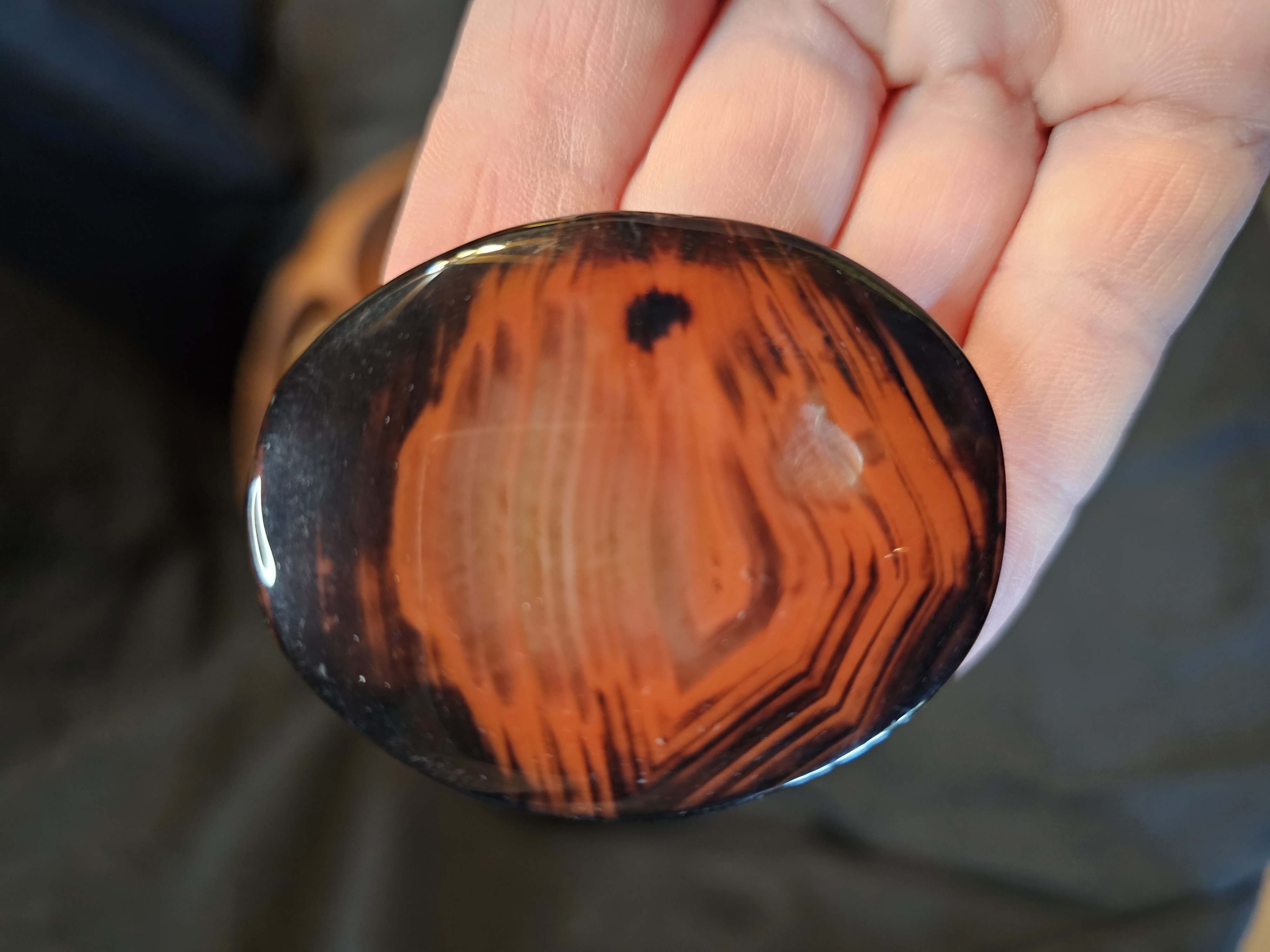 Carnelian Sardonyx palm stone