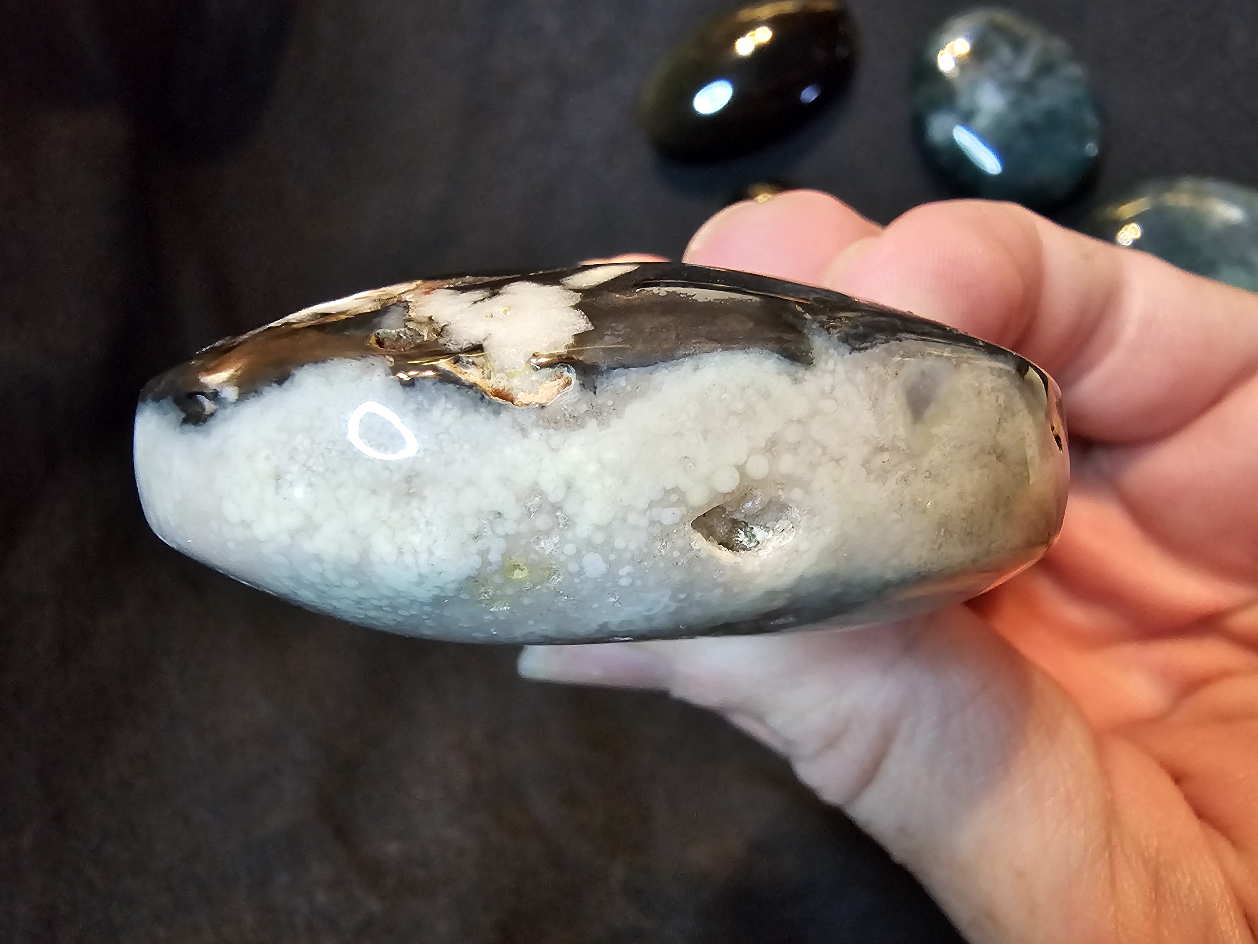 Pink Amethyst Black flower agate palm stone