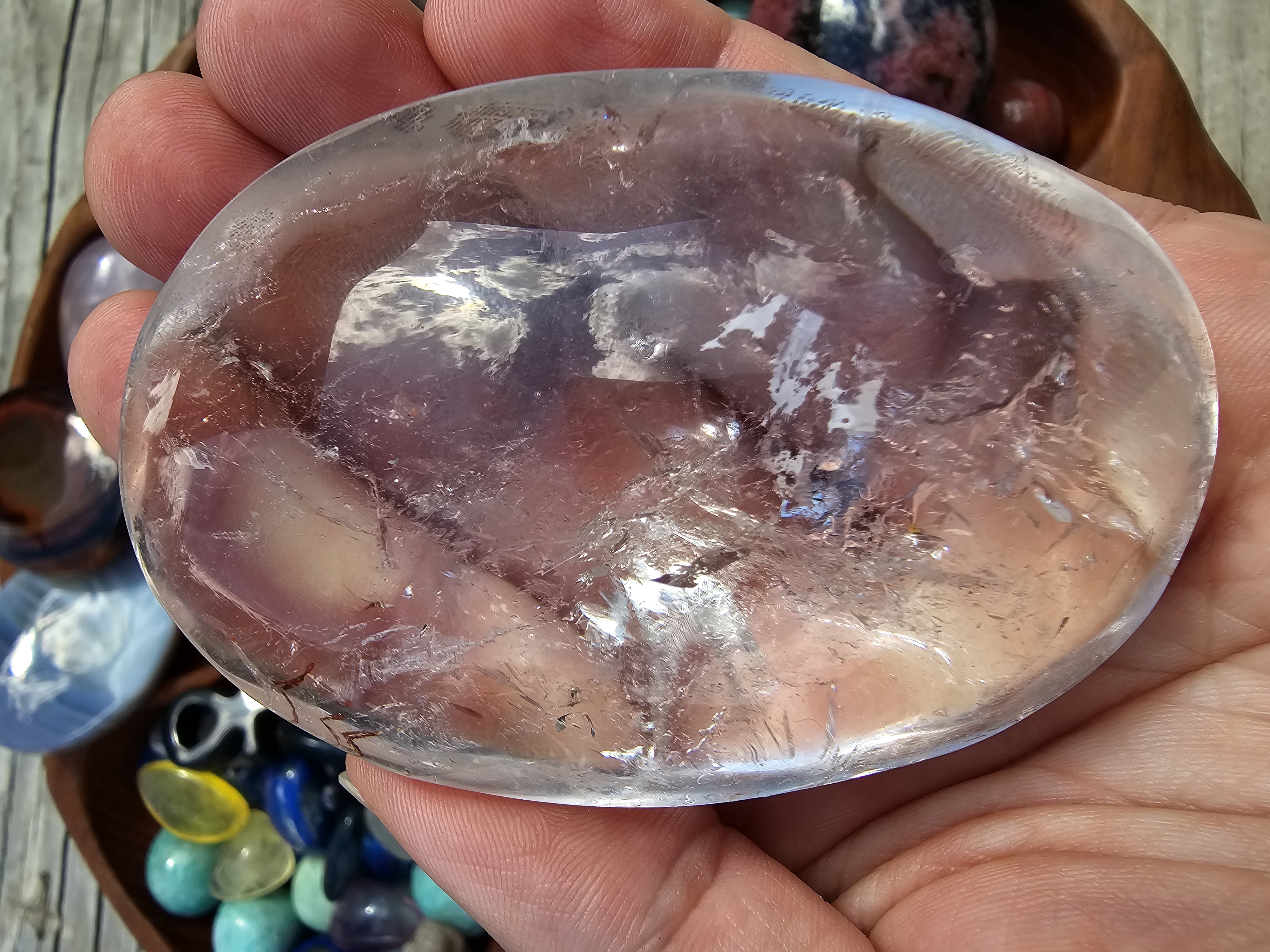 HIGH QUALITY. Large, clear quartz palm stone