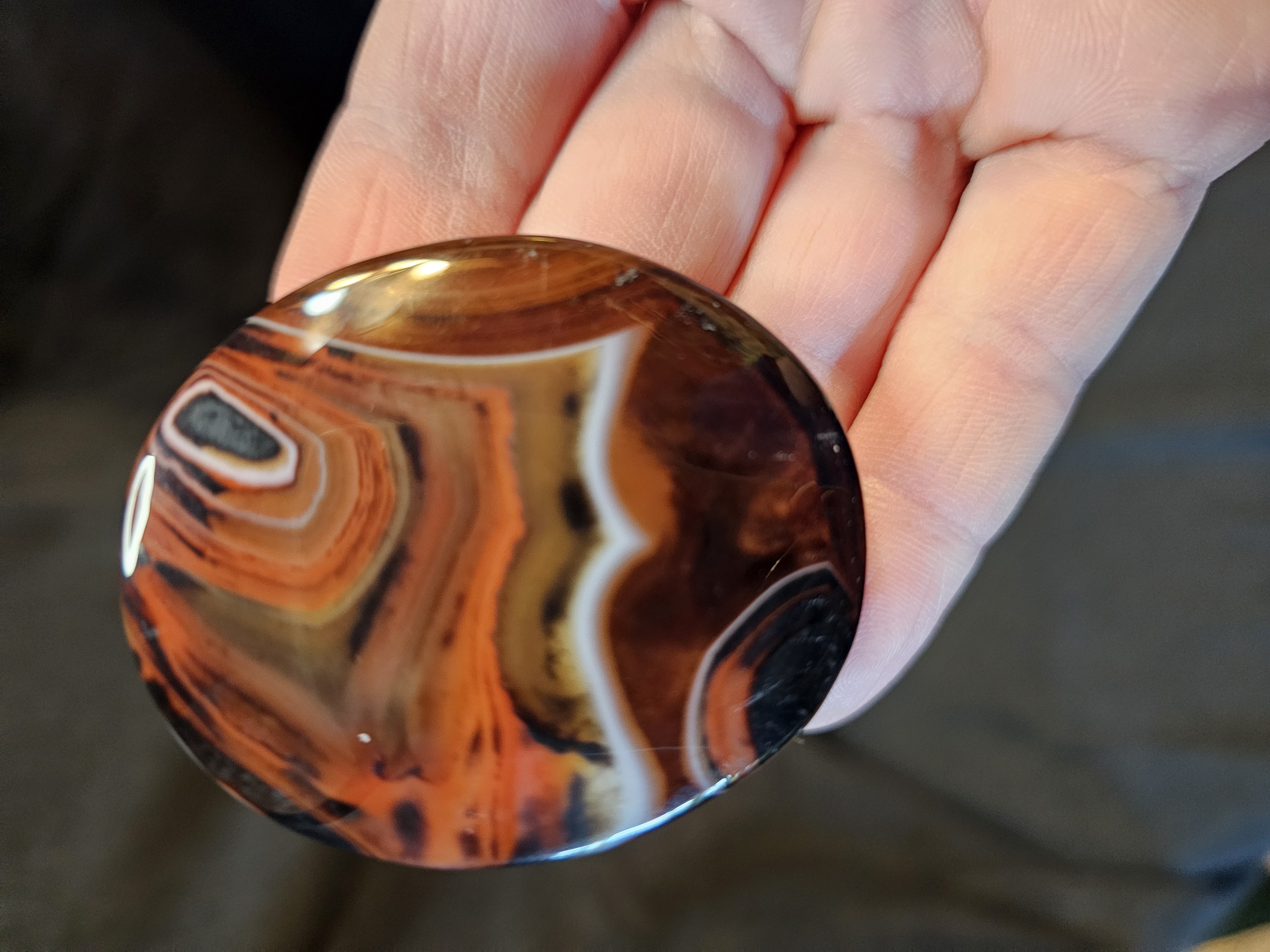 Carnelian Sardonyx palm stone