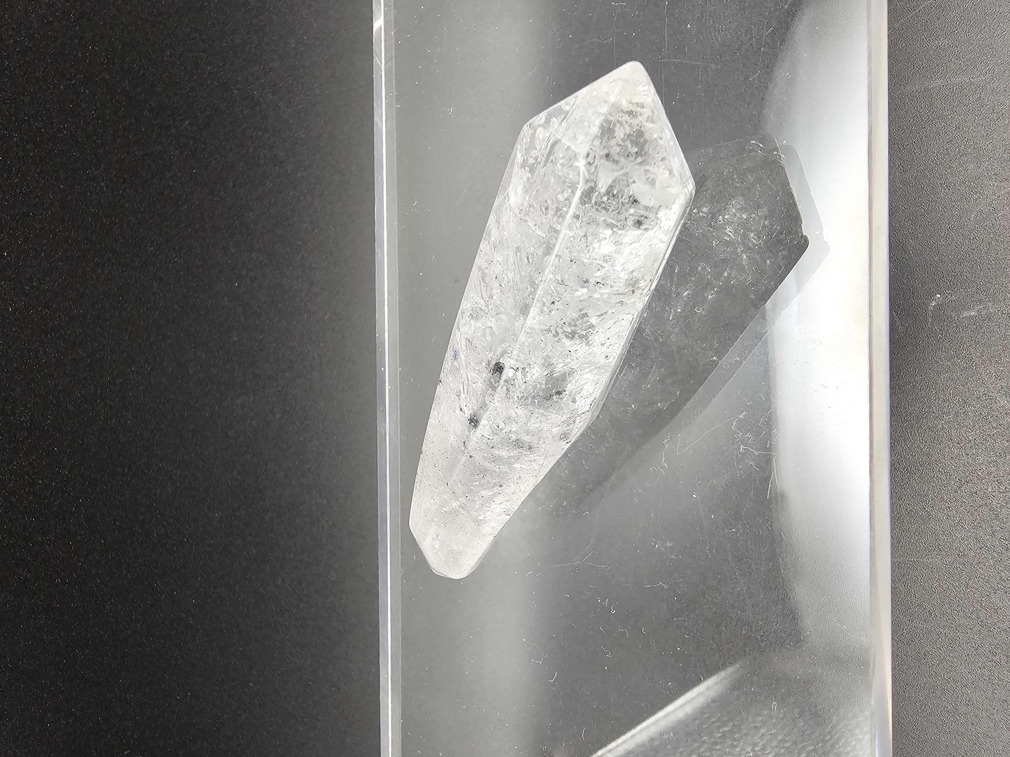 High Quality Polished Enhydro Mini Wand With Multiple Water Chambers Containing Black Inclusion That Moves!