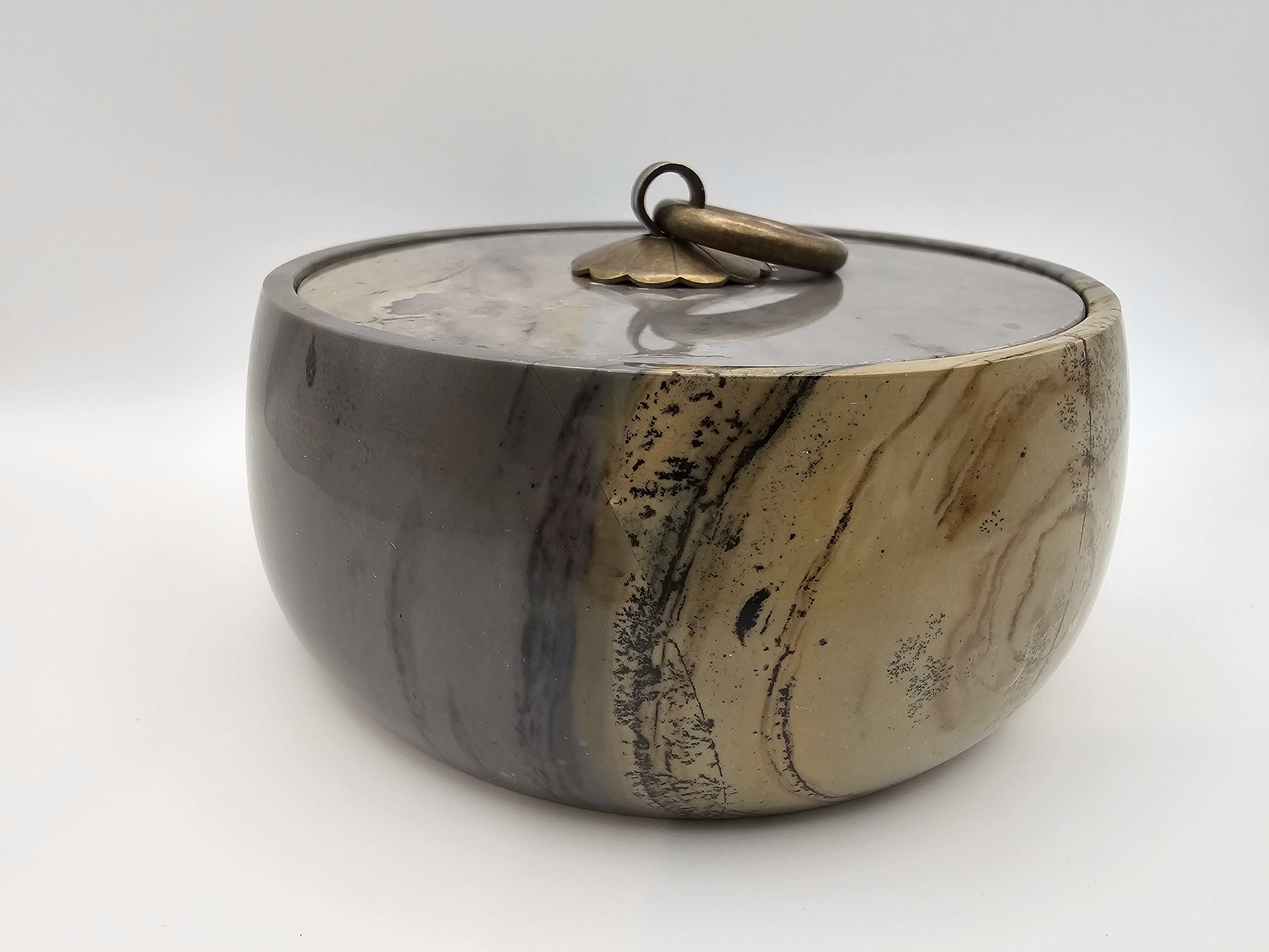 Marbled Picture jasper dish with lid 