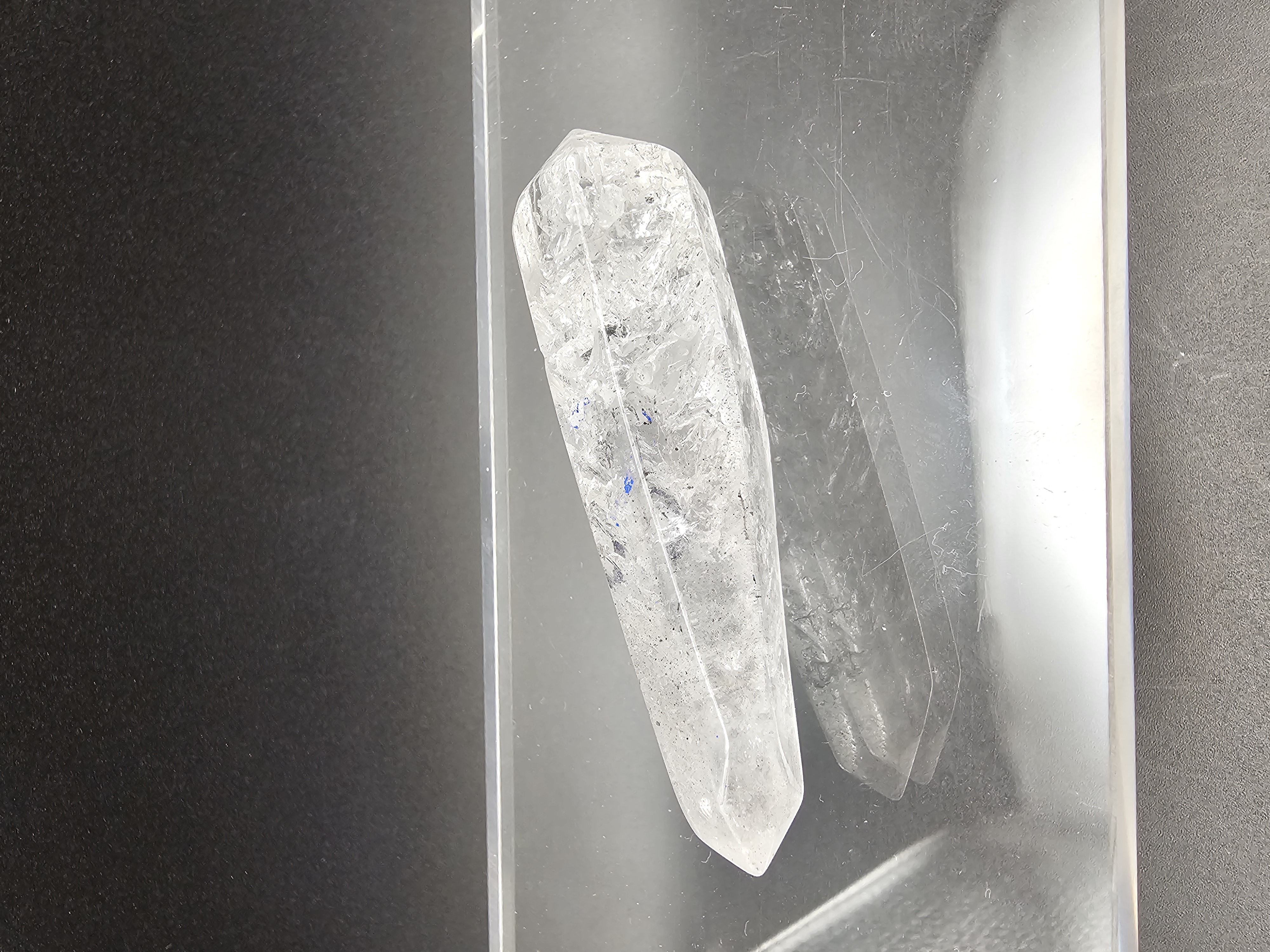 High Quality Polished Enhydro Mini Wand With Multiple Water Chambers Containing Black Inclusion That Moves!