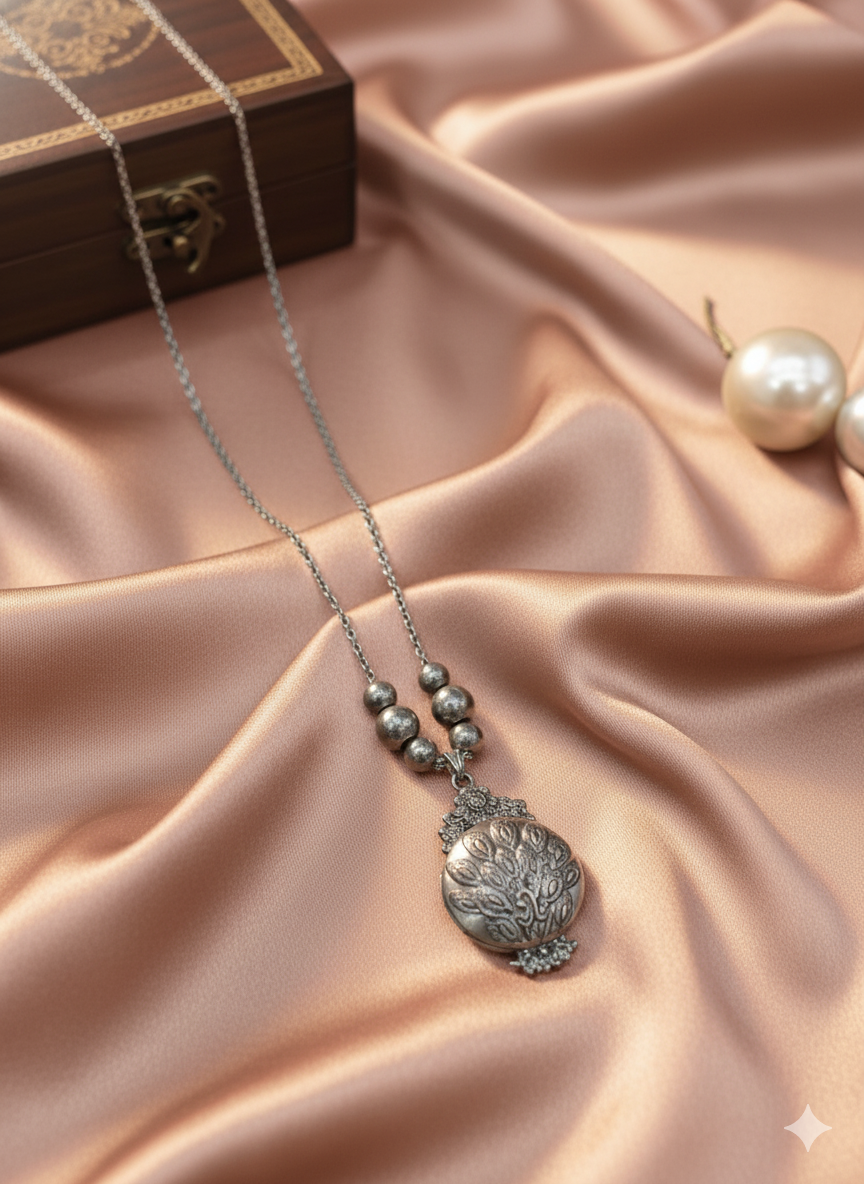 Vintage silver locket necklace