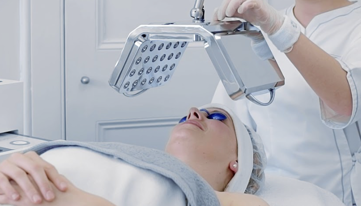 BDR aparatinė veido procedūra – „Beauty Defect Repair“