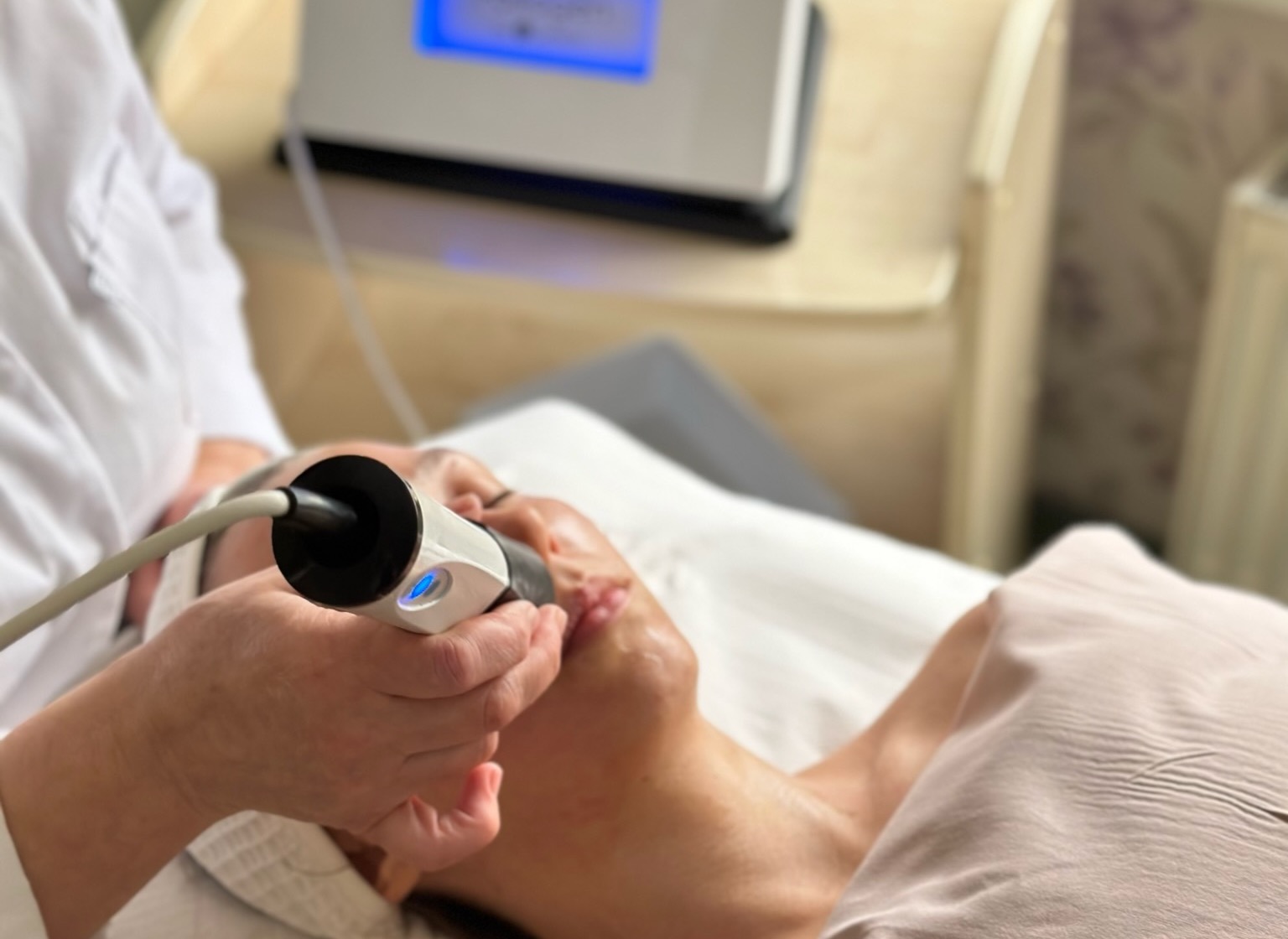 GENEO aparatinė veido procedūra