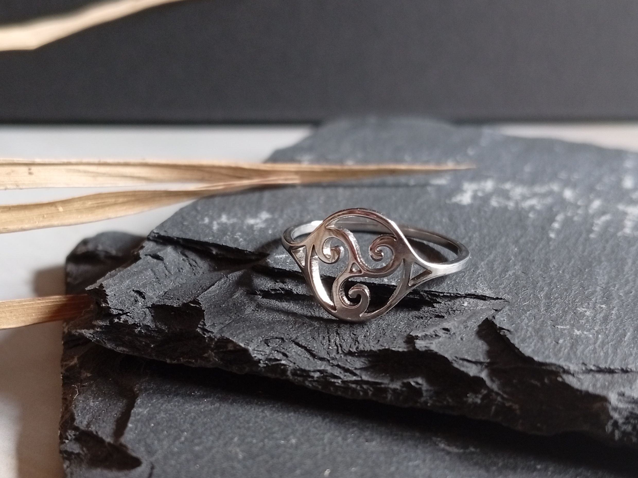 Edelstahl-Ring " Triskele"