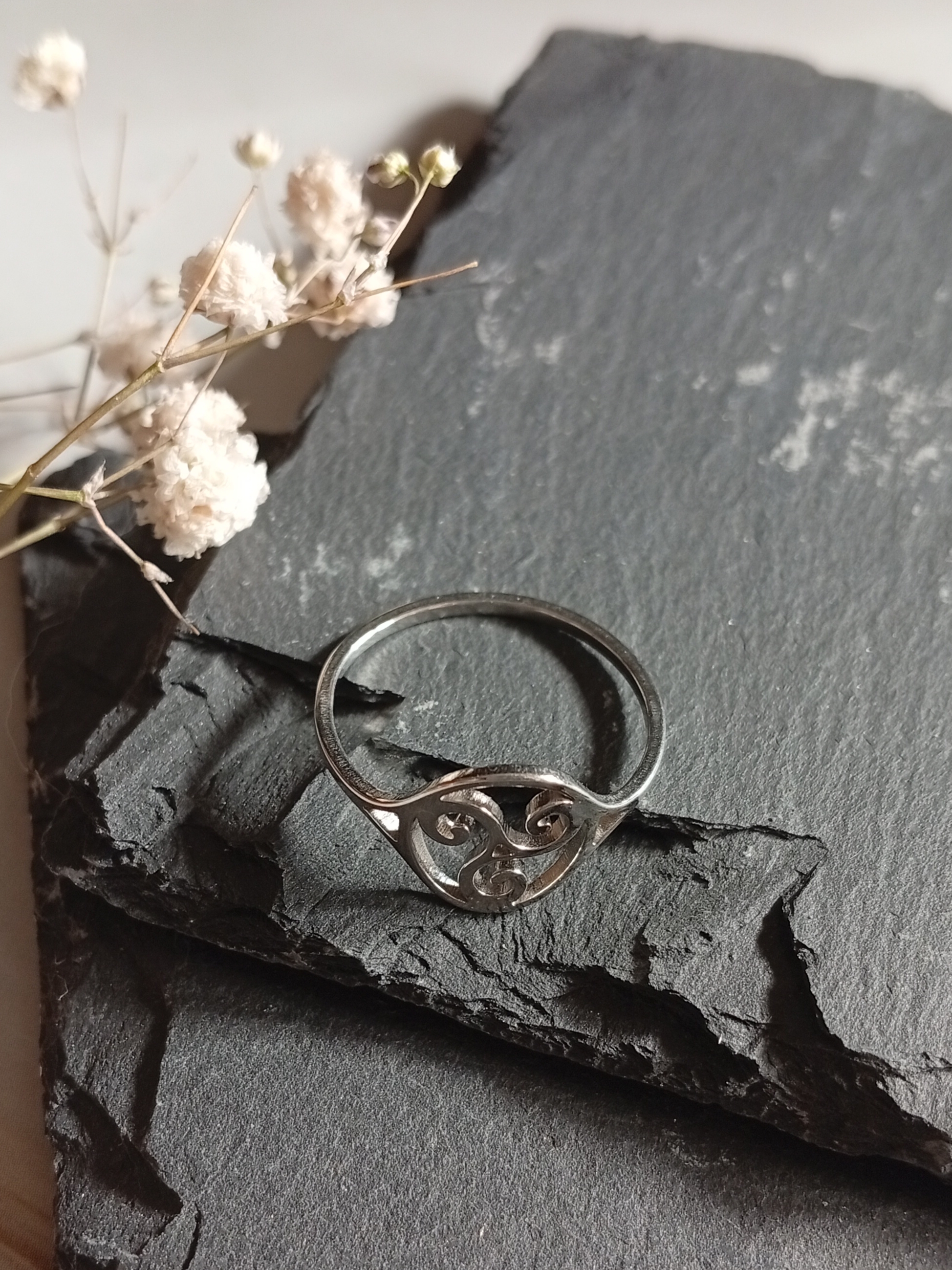 Edelstahl-Ring " Triskele"