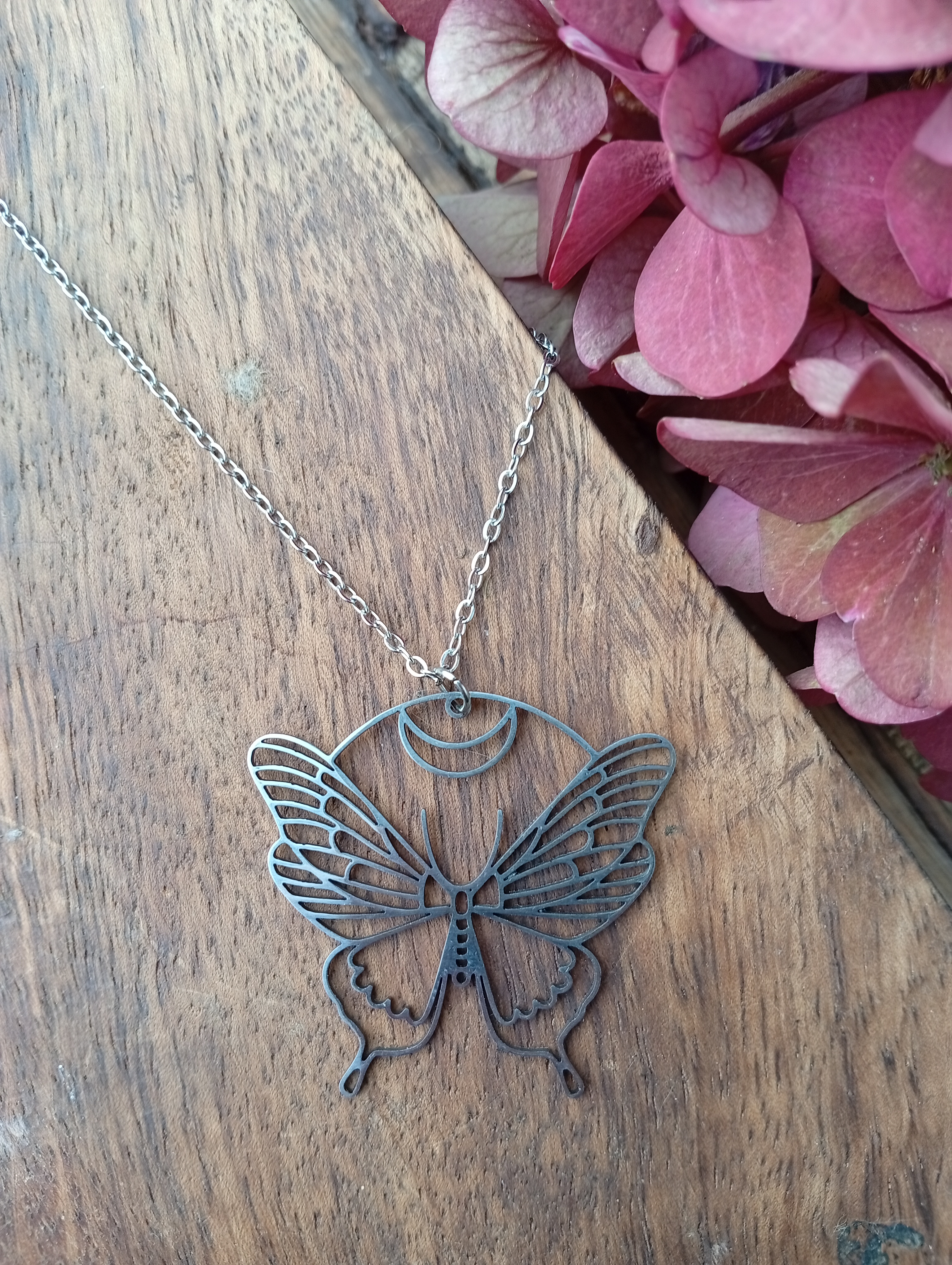 Edelstahlhalskette "Mondschmetterling"