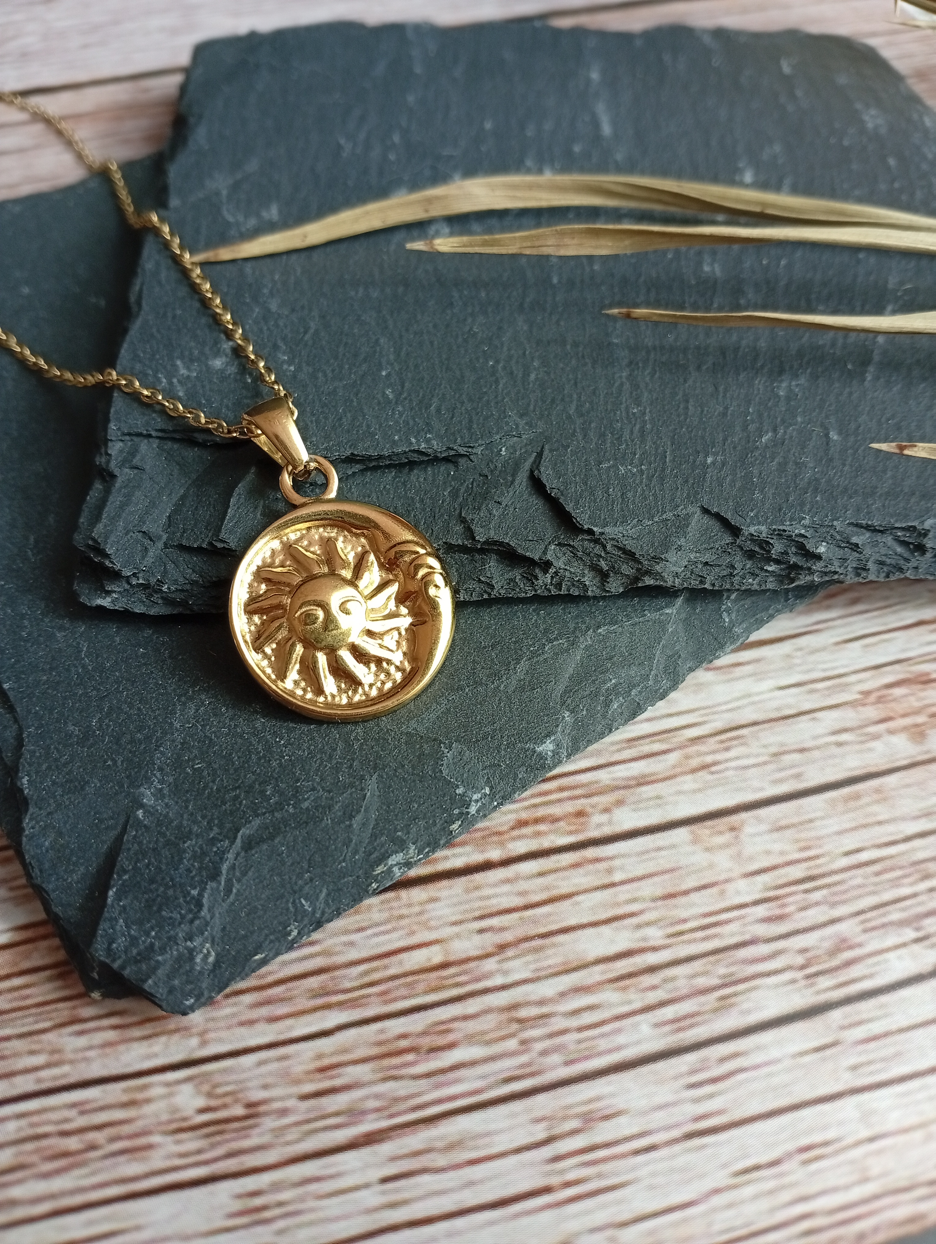 Sonnen-Anhänger Goldkette