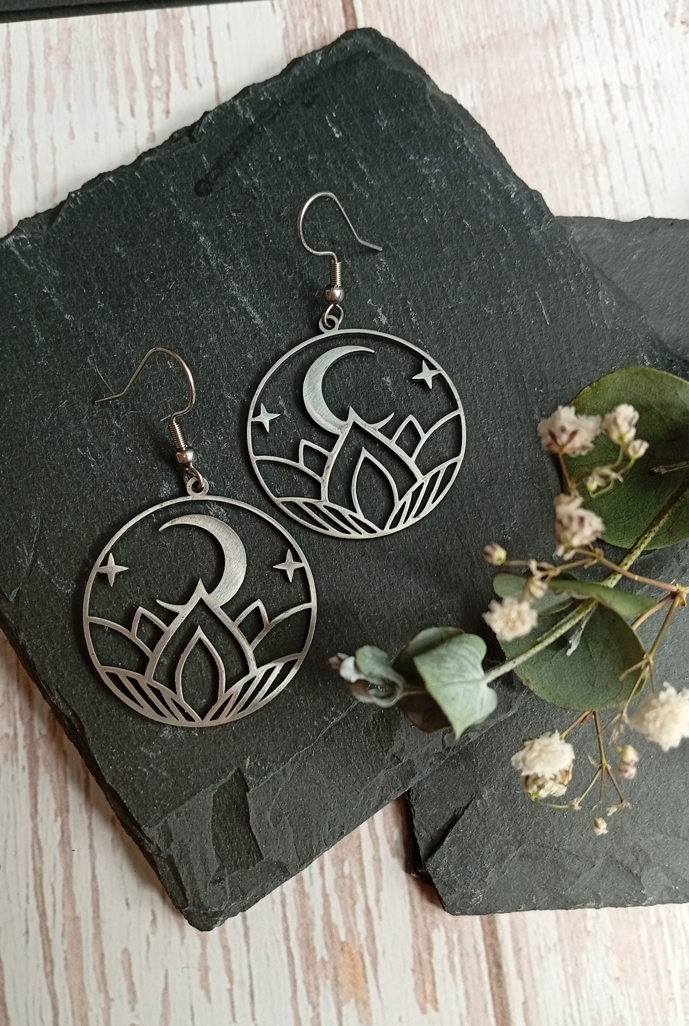 Edelstahl-Ohrringe "Lotus und Mond"
