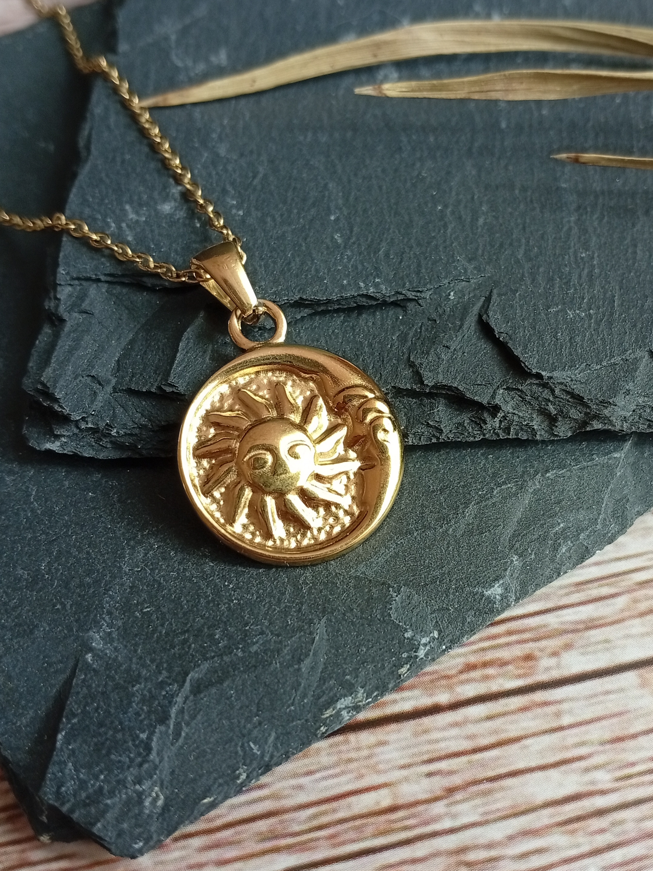 Sonnen-Anhänger Goldkette