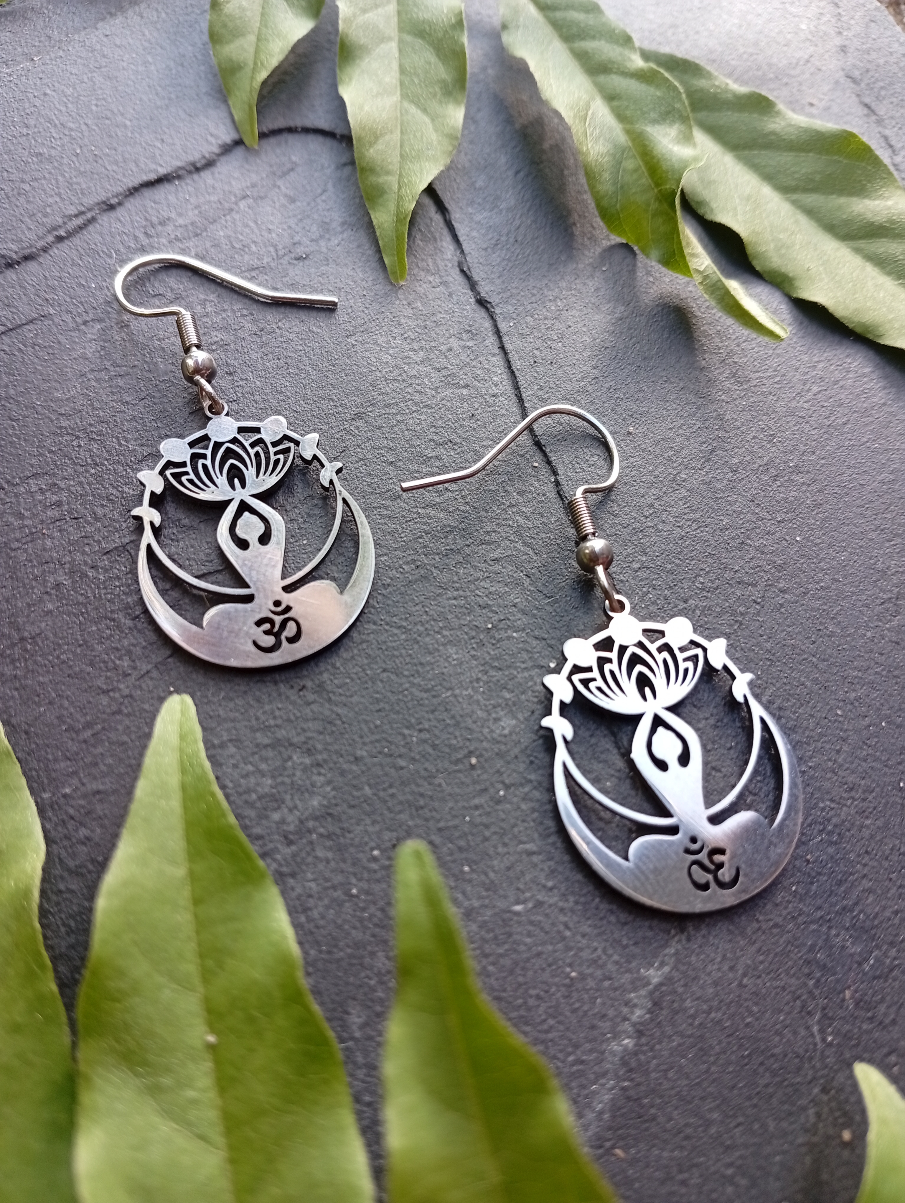 Praying Yogi Edelstahlohrringe