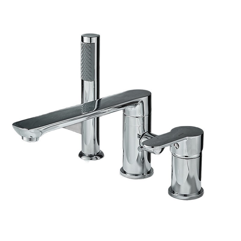 Chrome bathtub faucet