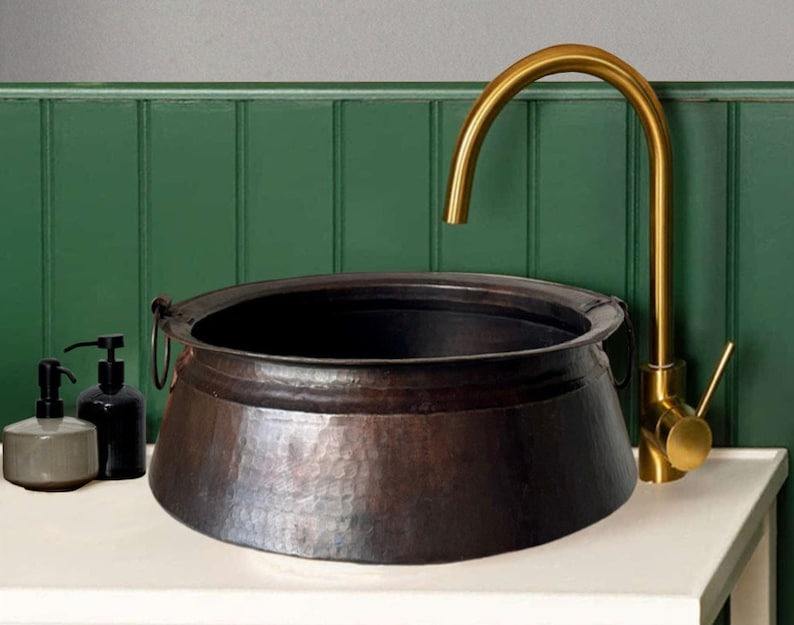 Rustic Antique Copper Vessel Sink – Handcrafted Round Bathroom Vanity Wash Basin for Luxury Farmhouse Countertop Décor