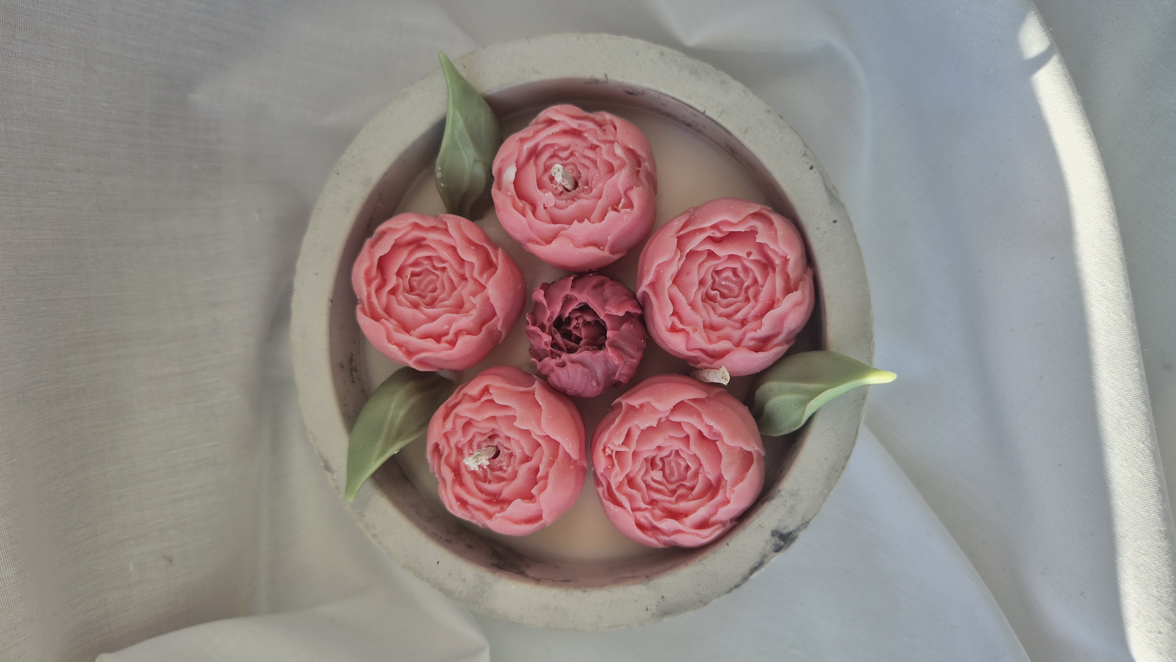 Žvakė Gipso Indelyje - Pavasario Spalvos