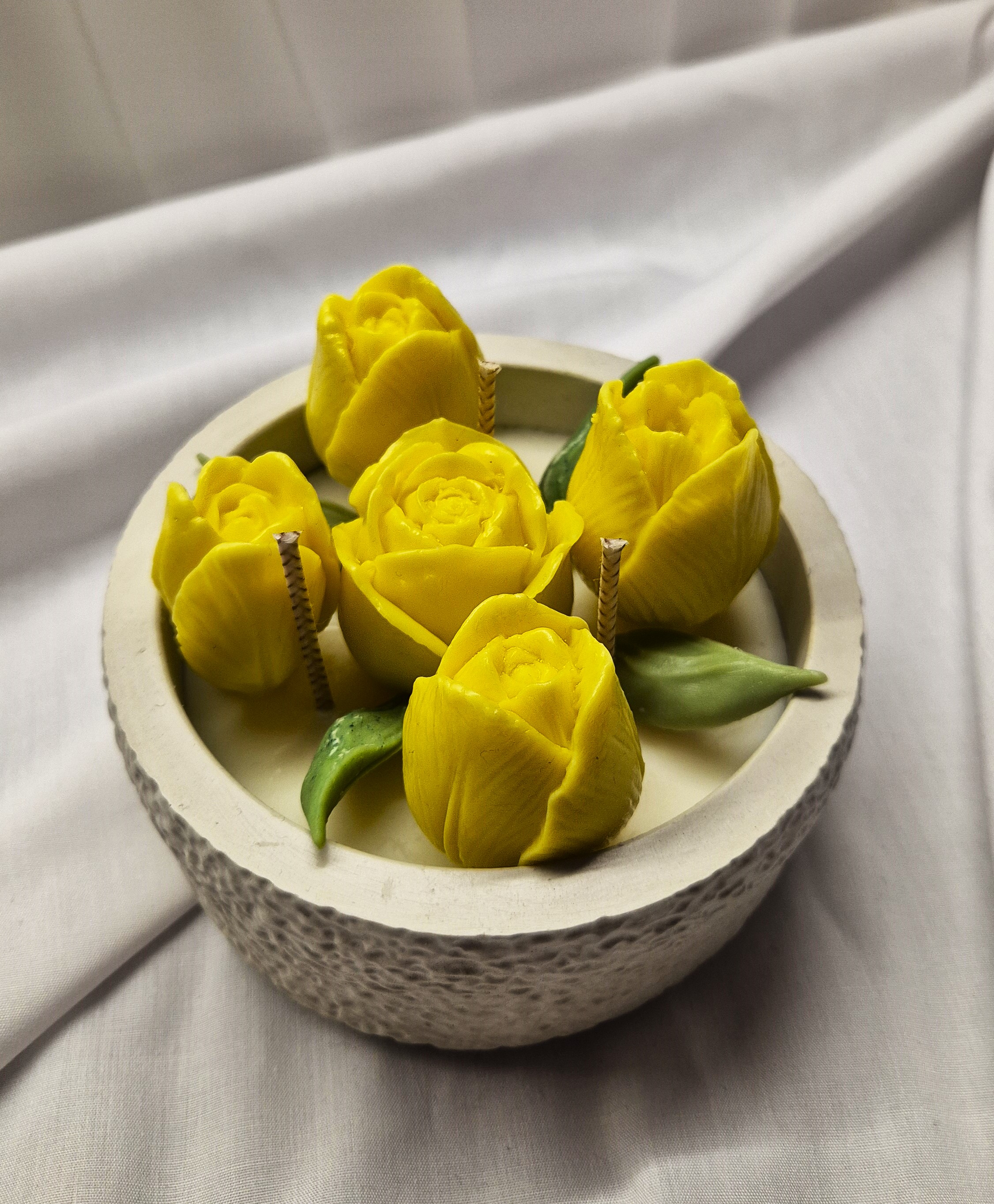 Žvakė Gipso Indelyje - Tulpių pasaka