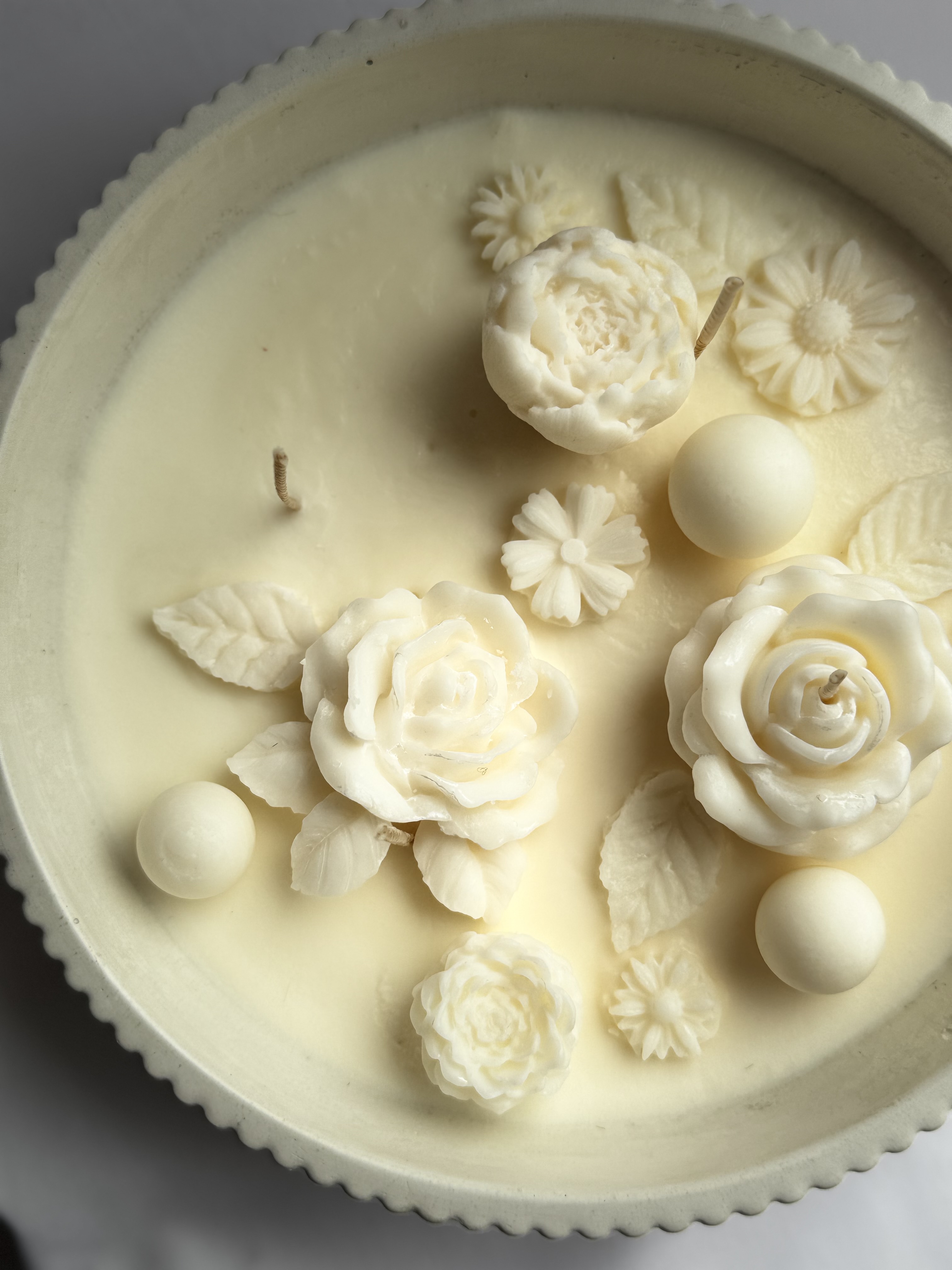 Žvakės induose - progoms