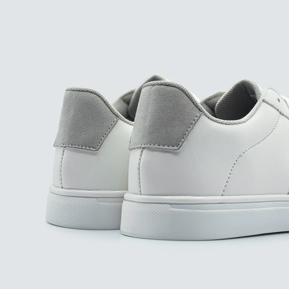 Tenis urbanos blancos