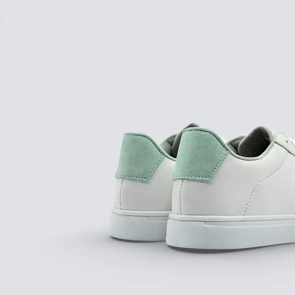 Tenis Blancos con Detalle Verde