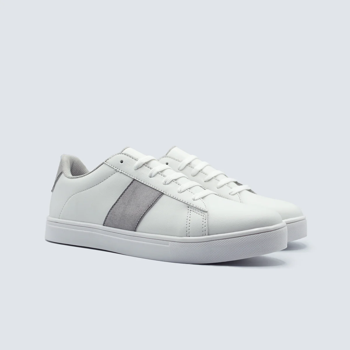 Tenis urbanos blancos