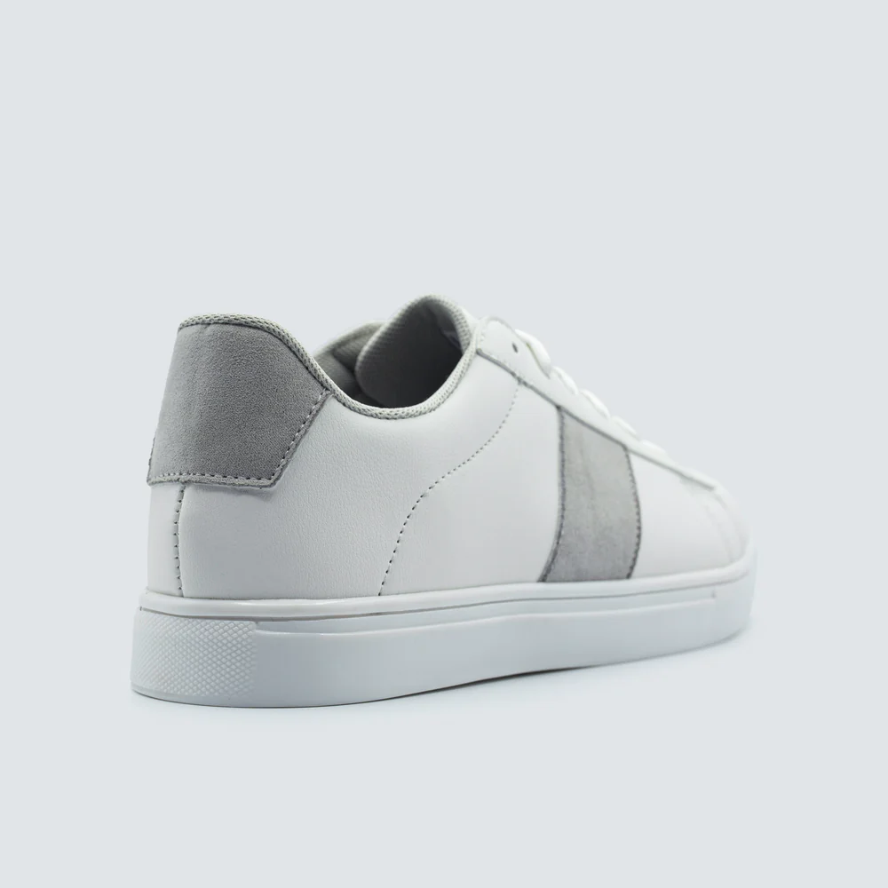 Tenis urbanos blancos