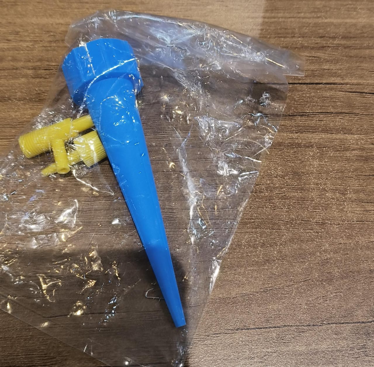 Garden Plant Watering Spikes – Blue Self Watering Drip Irrigation Device (10 Pc)