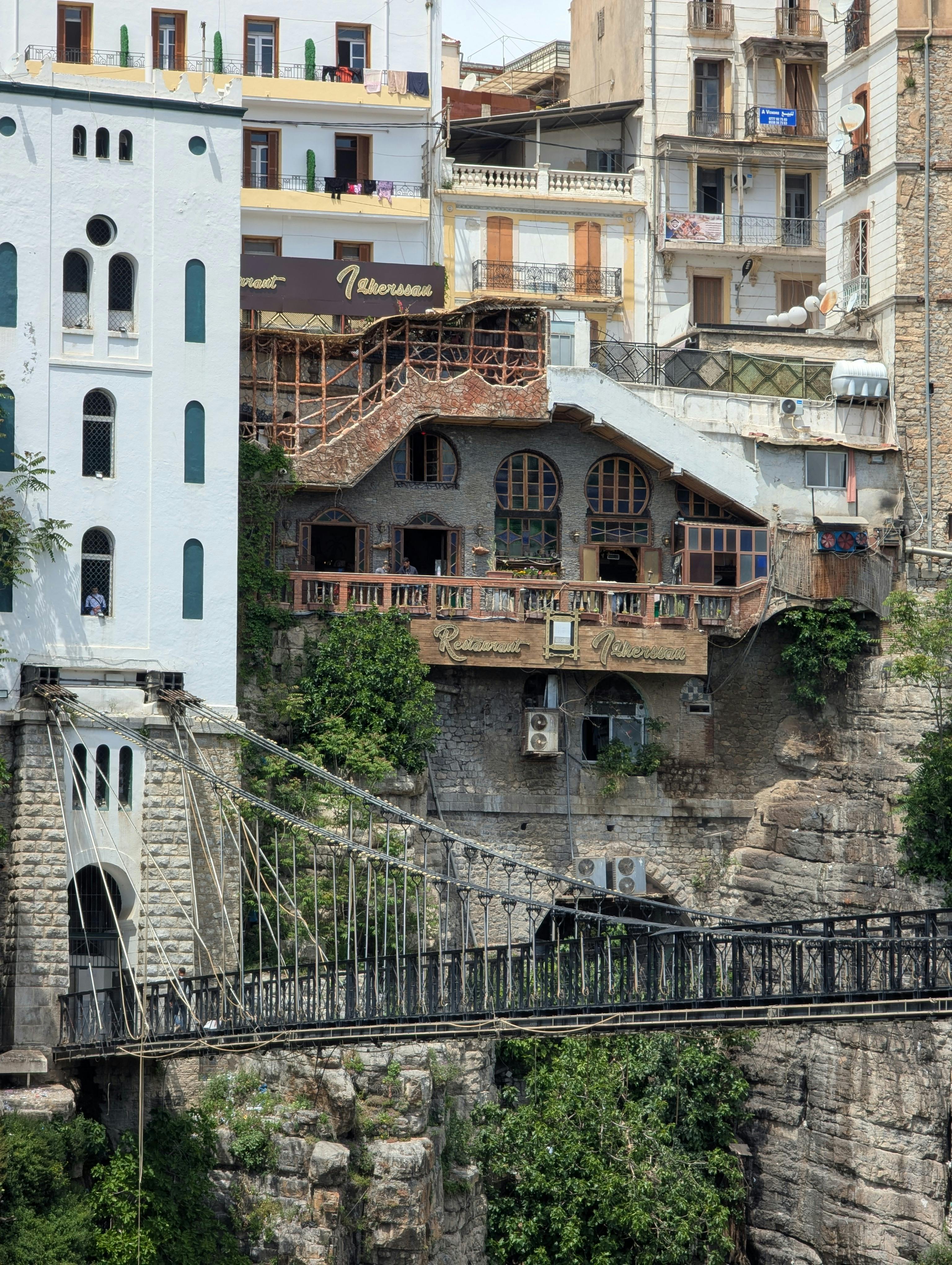 L’Algérie, entre foi, résistance et héritage