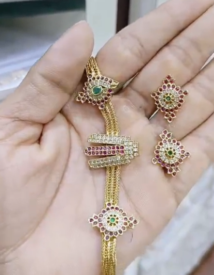 Elegant Stone Bracelet with Matching Stud Earrings – Traditional Design
